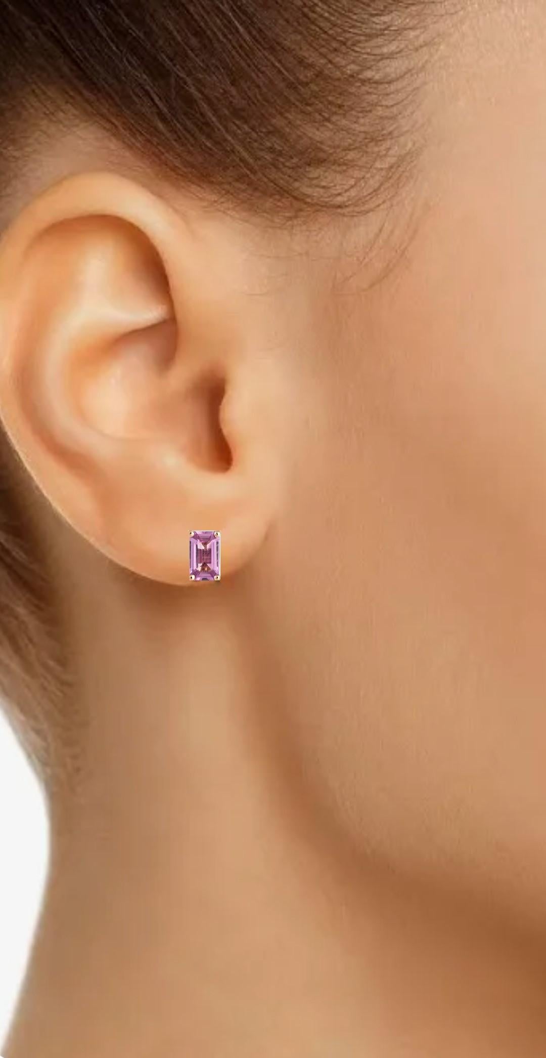 Clous d'oreilles fantaisie en saphir rose 18 carats taille émeraude pailleté 2 625 $, Neuf avec étiquette Neuf - En vente à New York, NY