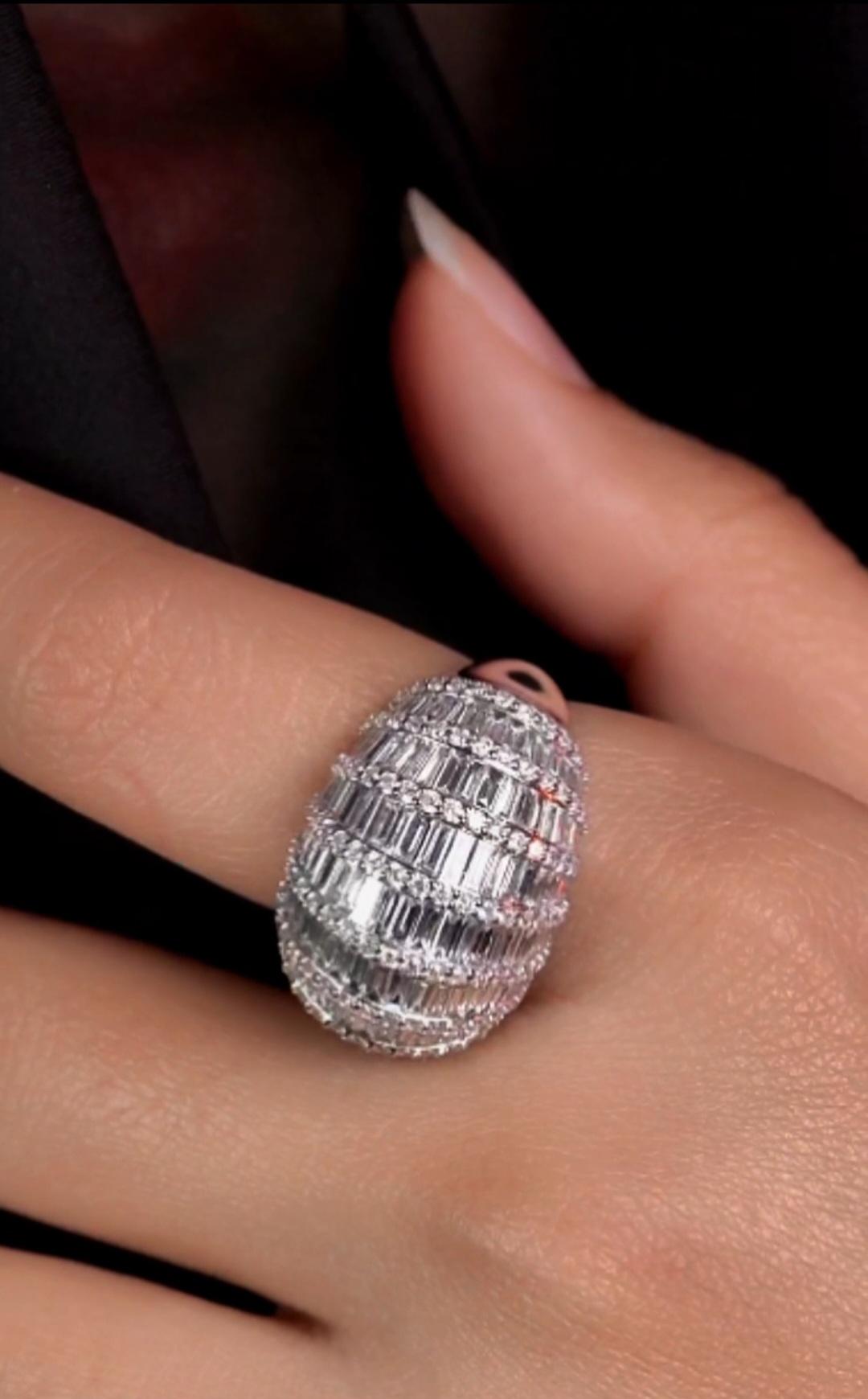 NWT $20, 000 Anillo Bombeado de Diamantes Baguette de Oro 18KT Brillante y Precioso de Fantasía Corte mixto en venta