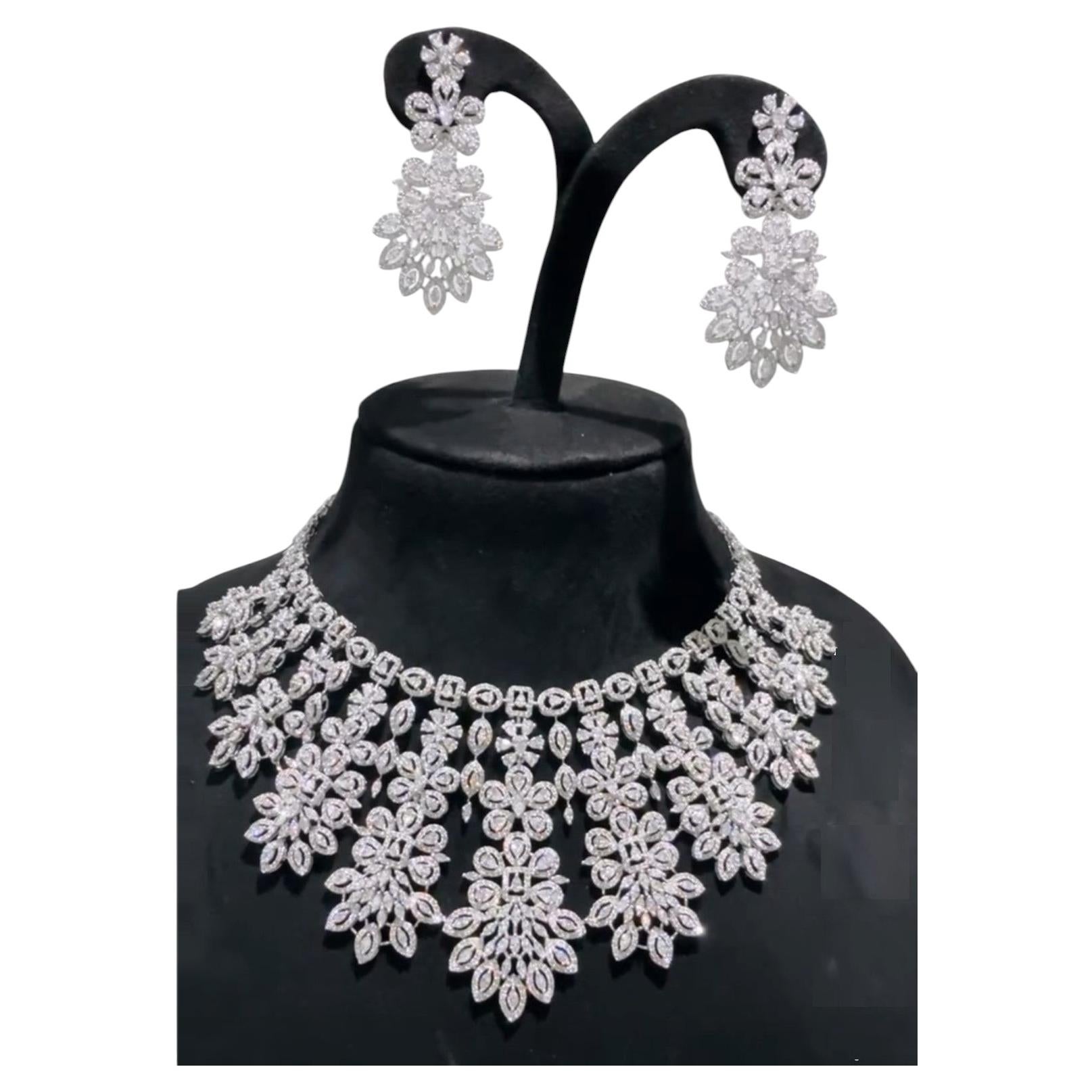 NWT $200, 000 Gorgeous Gold Fancy Glittering Diamond Necklace Earrings Set