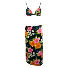 NWT 2000s Dolce & Gabbana Hibiscus Print 3 Piece Black Bikini Sarong Skirt Set