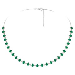 NWT $21, 000 18KT Gold Fancy Large Glittering Fancy Emerald Diamond Necklace