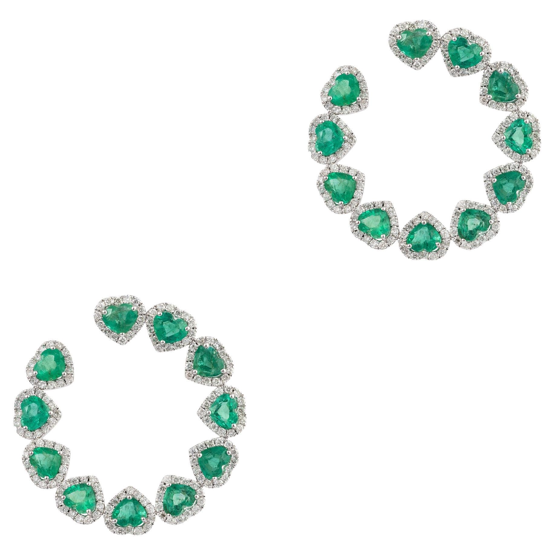 NWT $21, 000 18KT Large Fancy Glittering Heart Emerald Diamond Circle Earrings For Sale