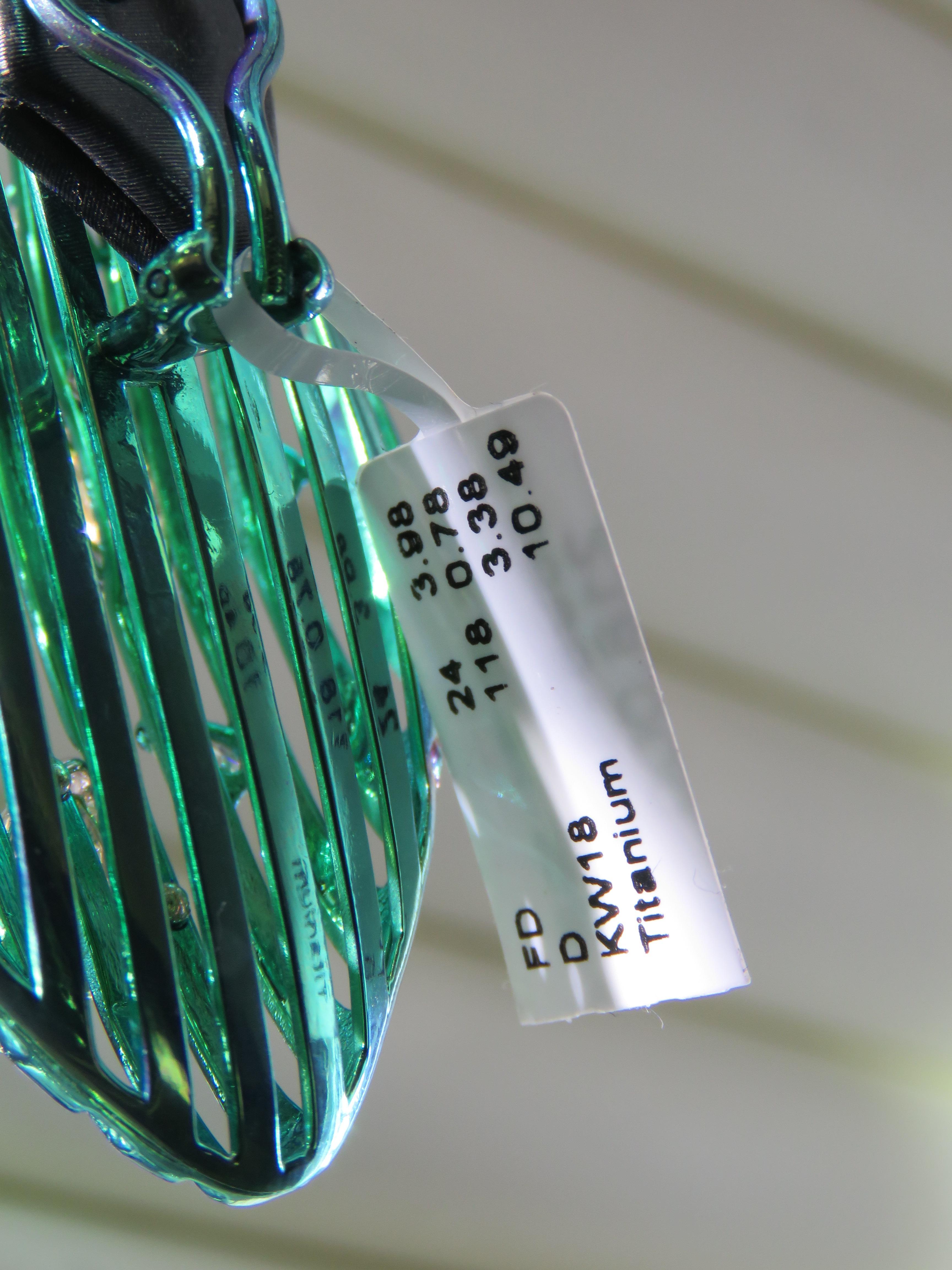 NWT $21, 800 18KT Gold Green Titanium Gorgeous Fancy Yellow Diamond Earrings In New Condition For Sale In New York, NY