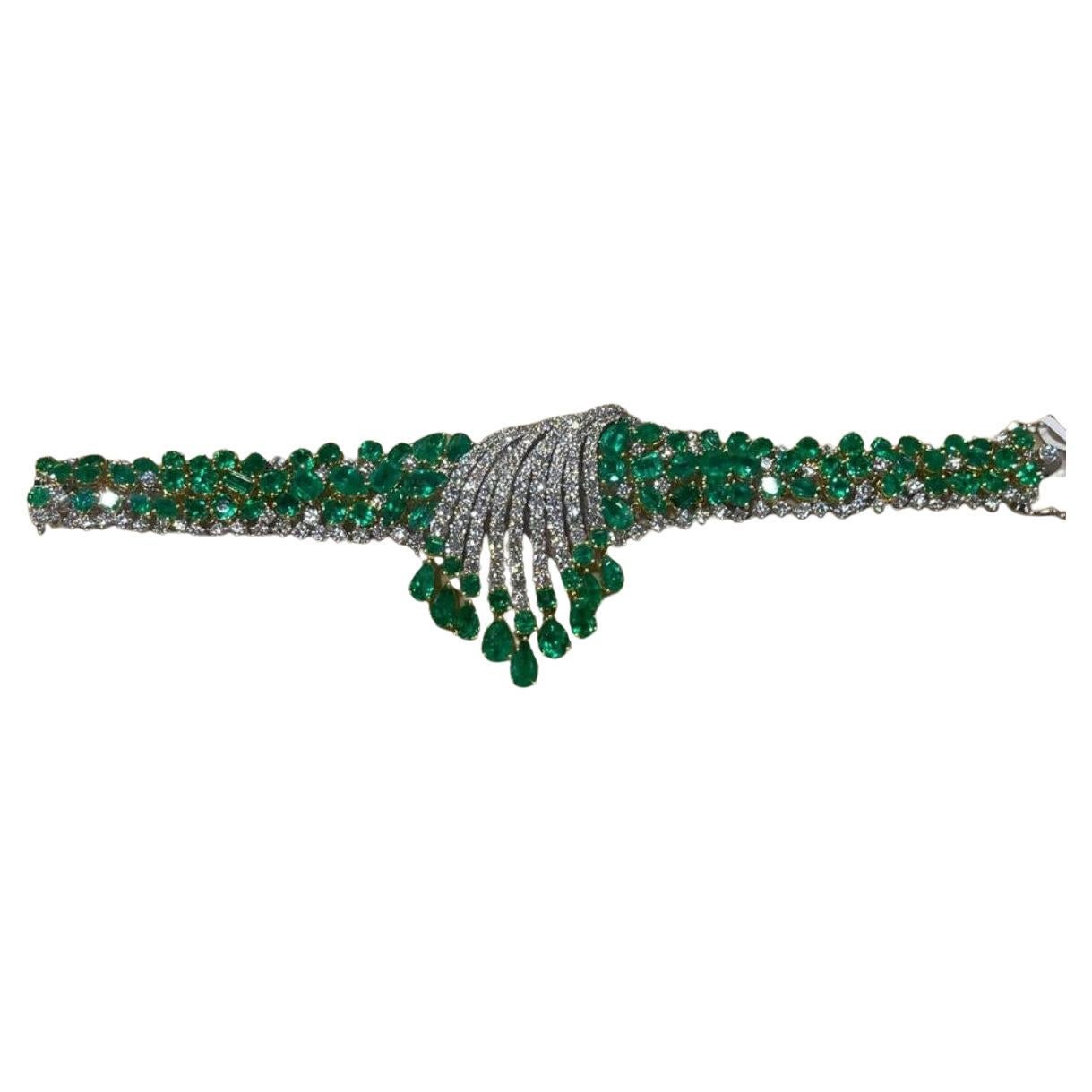 NWT $210, 000 18KT Gold Fancy Glittering Colombian Emerald Diamond Bracelet  For Sale