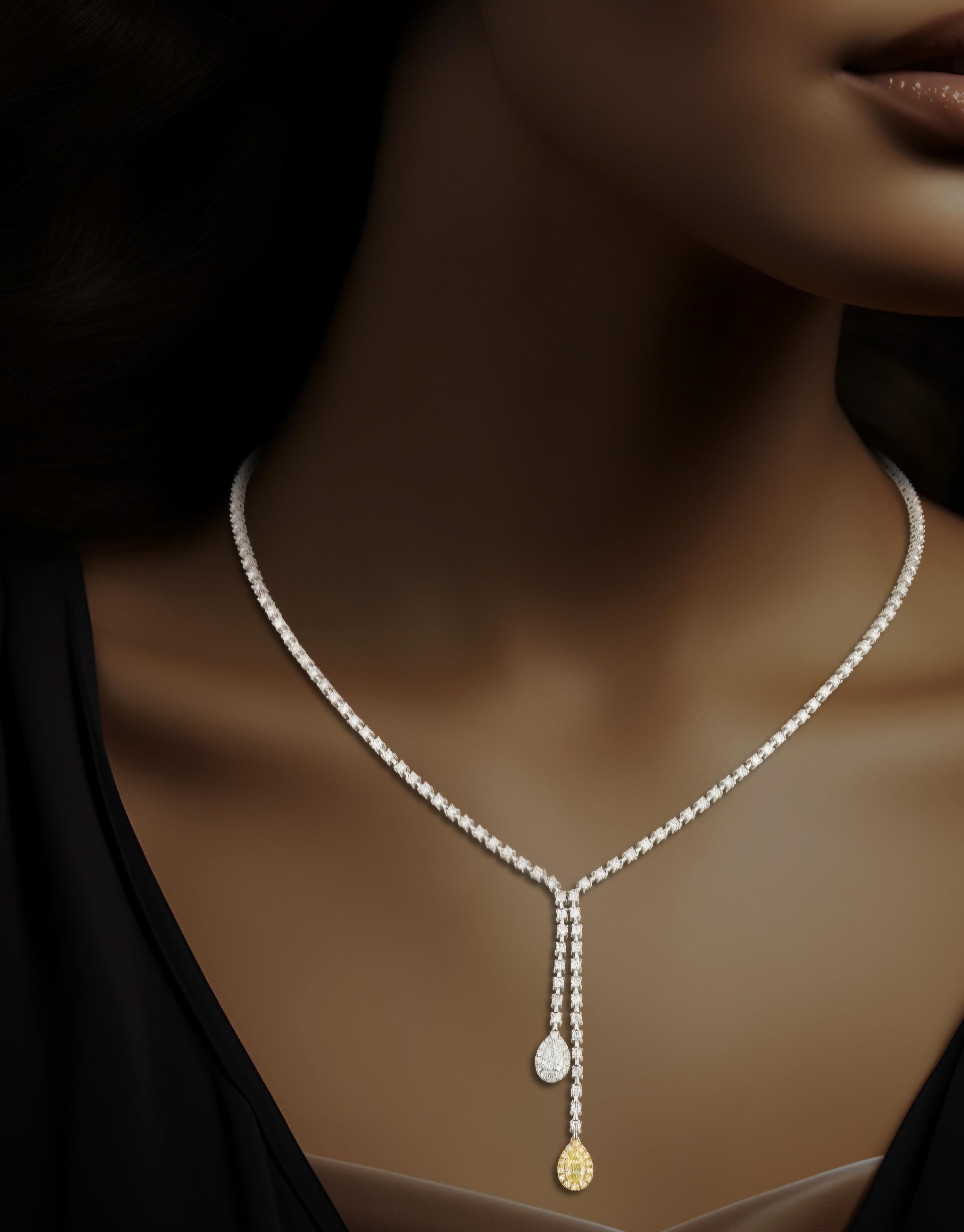 Taglio rotondo NWT $22, 000 Importante collana in oro 18KT con diamanti gialli e diamanti bianchi di fantasia in vendita