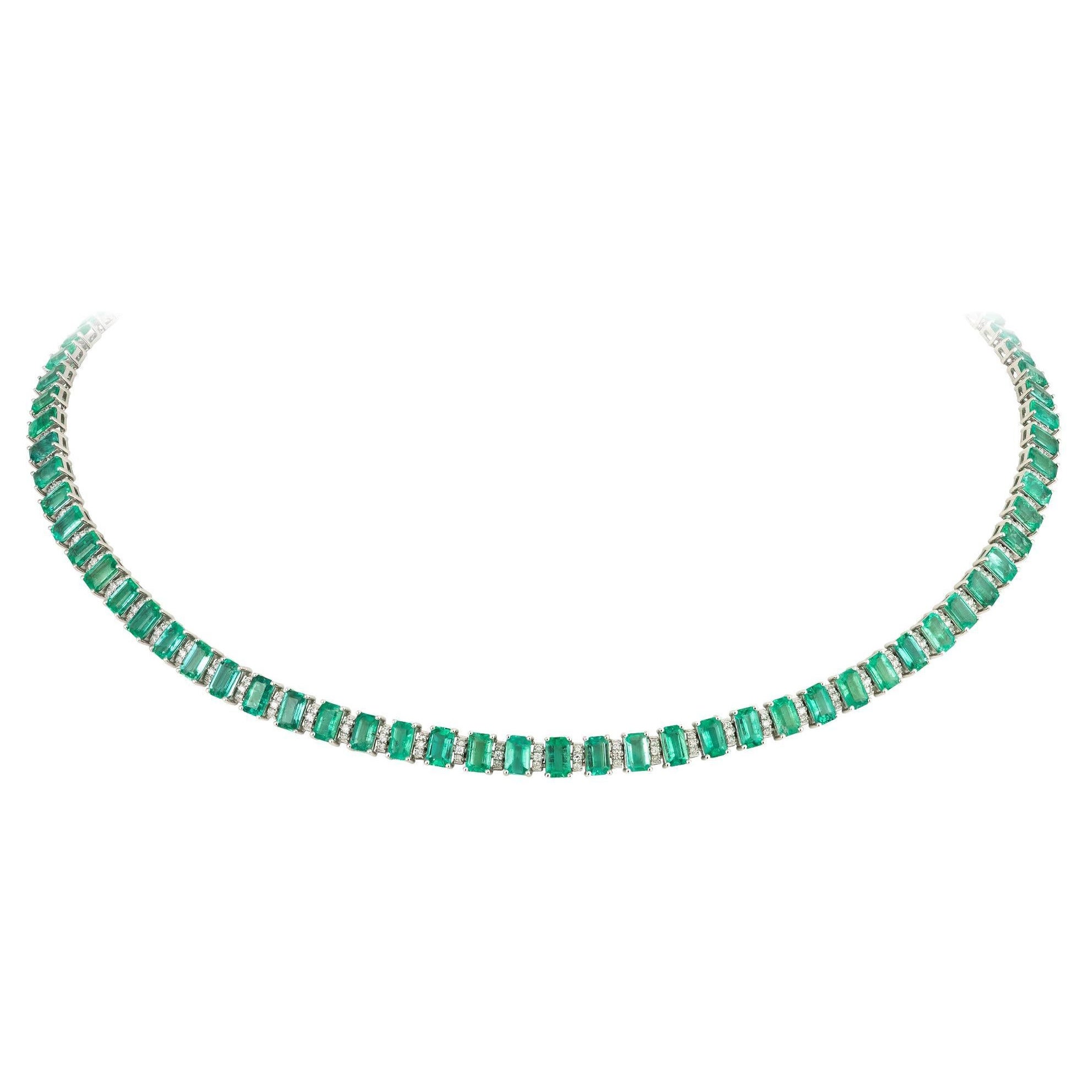 NEU $22, 500 18Kt Ausgefallene große glitzernde Fancy 13,50 Karat Smaragd-Diamant-Halskette
