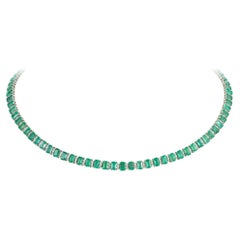 NWT $22, 500 Collar de diamantes esmeralda 18Kt Fancy Large Glittering Fancy 13.50Ct