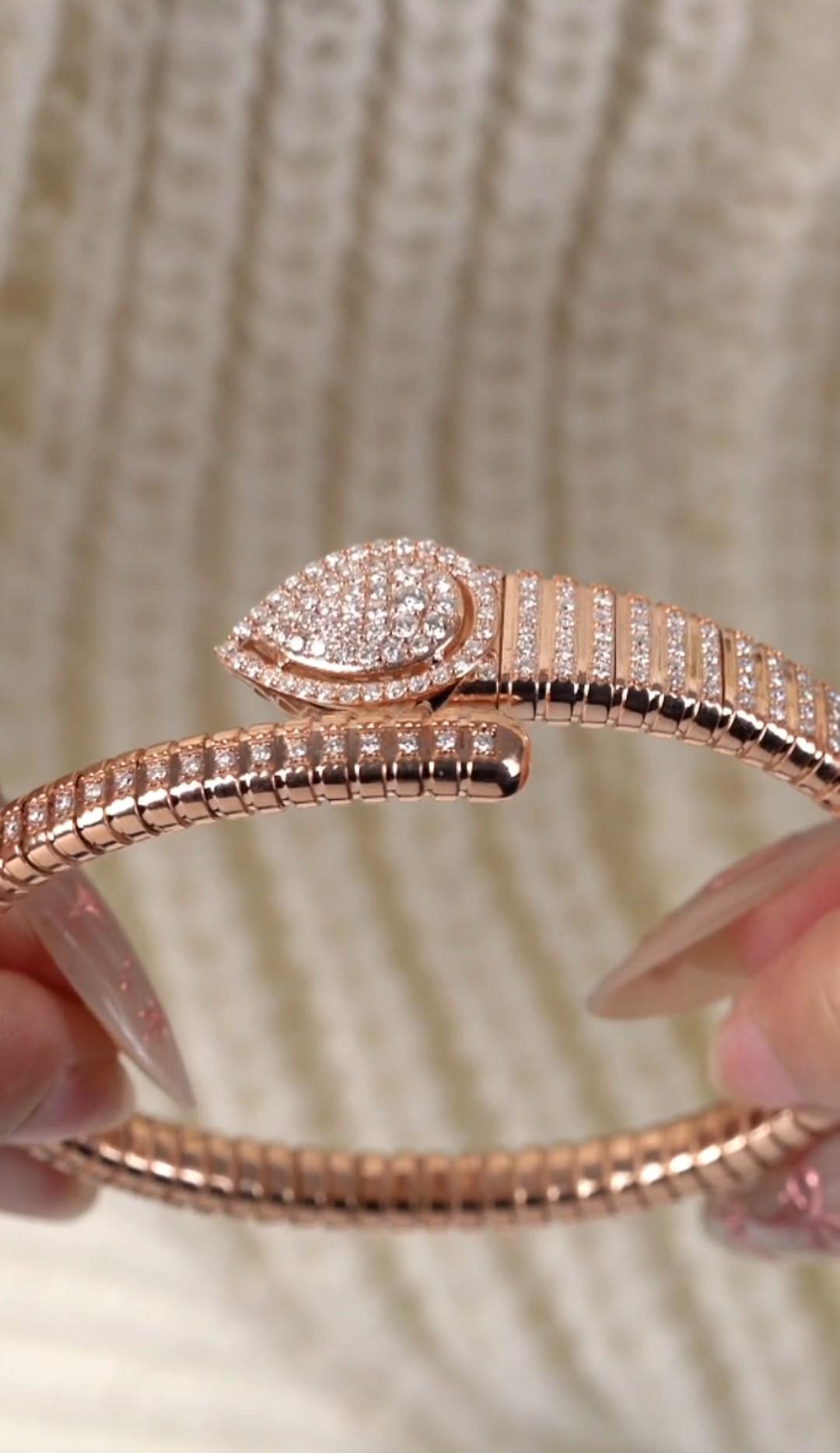 Mixed Cut NWT 22, 500 Rare 18KT Gold Fancy Serpent Diamond Cuff Bangle Bracelet For Sale