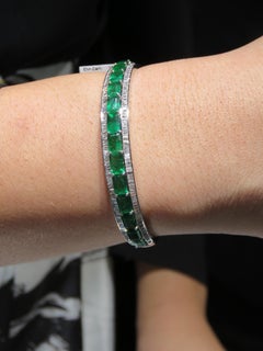 NWT $22, 800 Oro 18KT Bracciale Bangle con diamanti e smeraldi