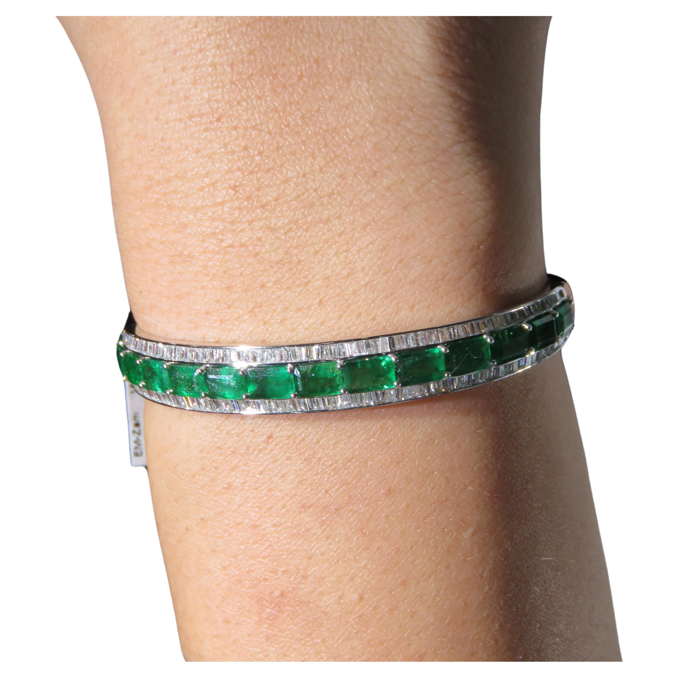 NWT $22, 800 18KT Gold Fancy Glittering Emerald Diamond Bracelet Bangle Cuff For Sale