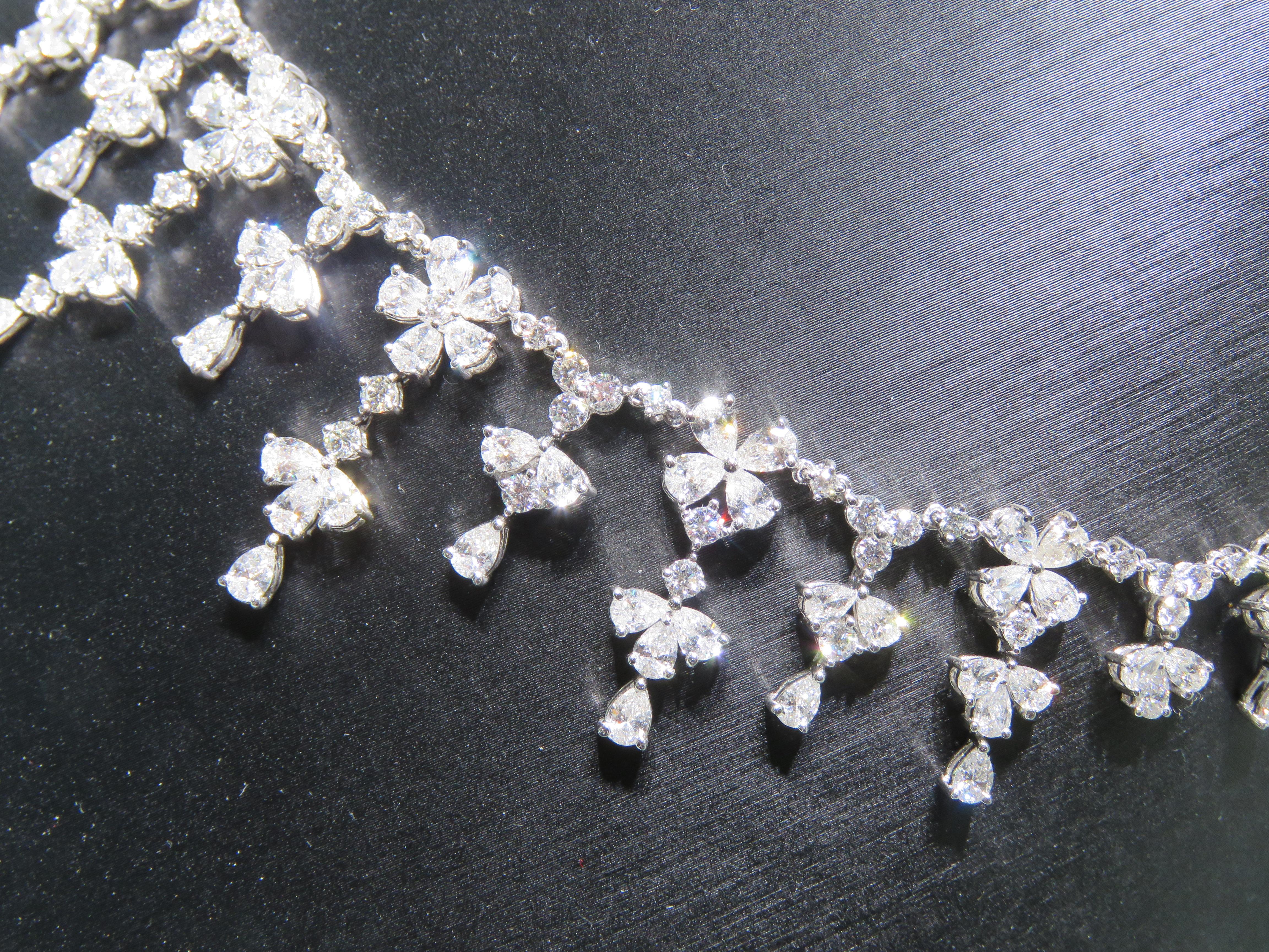 NWT 228 000 rare, magnifique collier fantaisie en or 18 carats pailleté Neuf - En vente à New York, NY