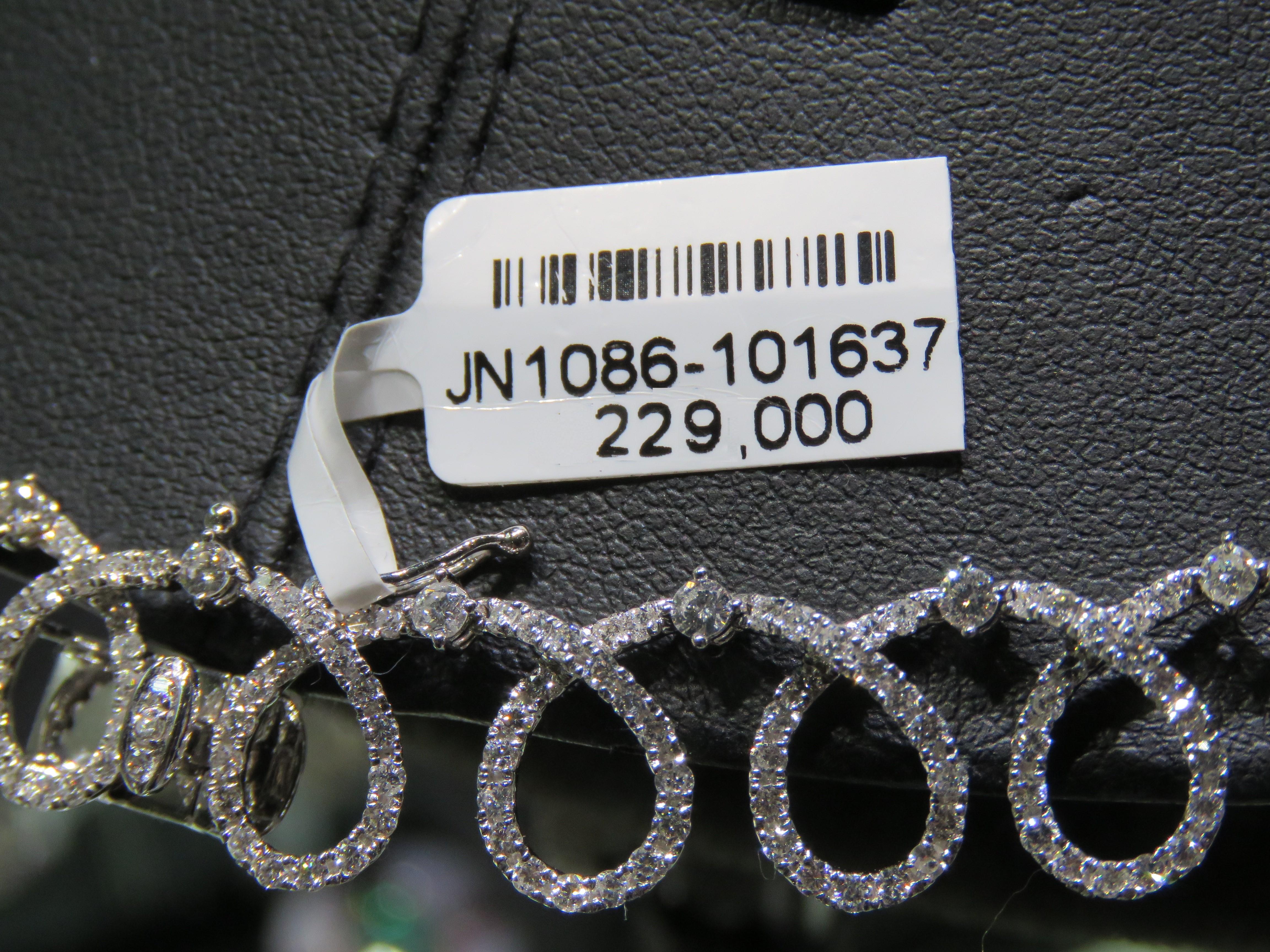 NWT $229.000 Splendida collana di diamanti con zaffiro Fancy Ceppylon in oro 18KT 40CT in vendita 1