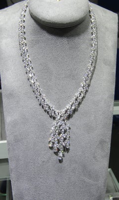 NWT Rare 18 Karat Gorgeous Fancy Glittering Diamond Necklace