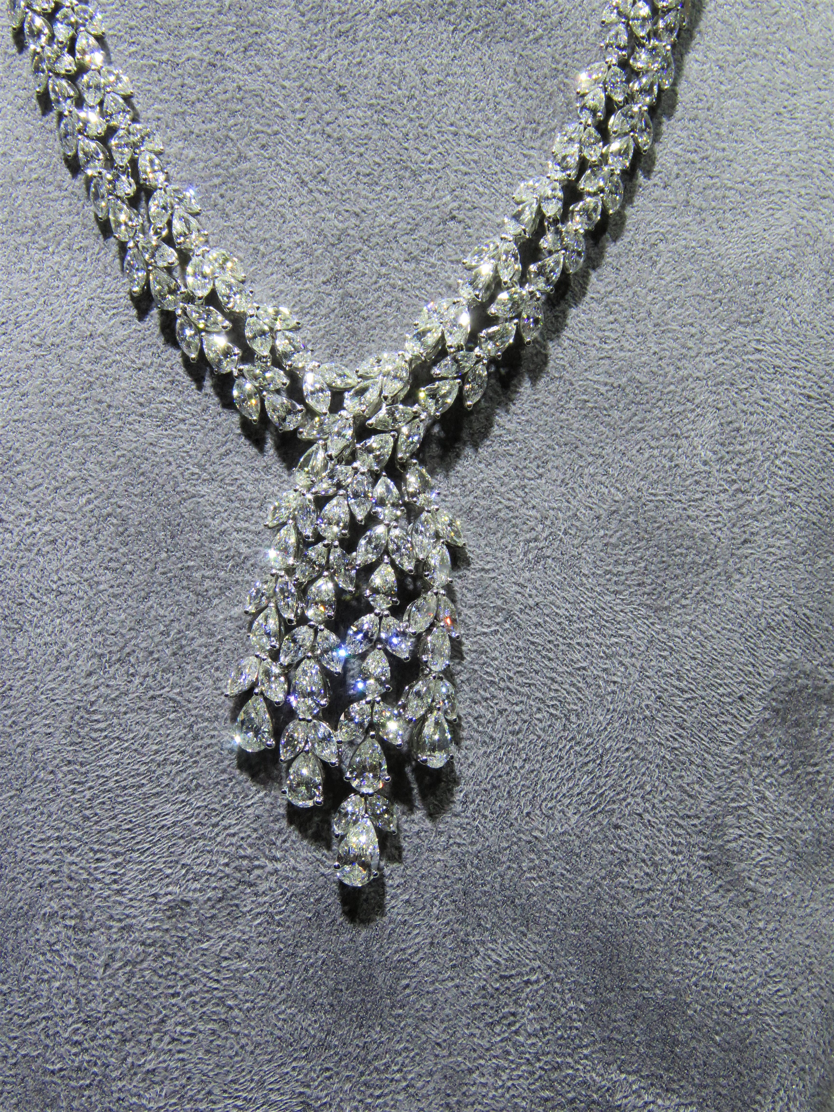 NWT Rare 18 Karat Gorgeous Fancy Glittering Diamond Necklace In New Condition For Sale In New York, NY