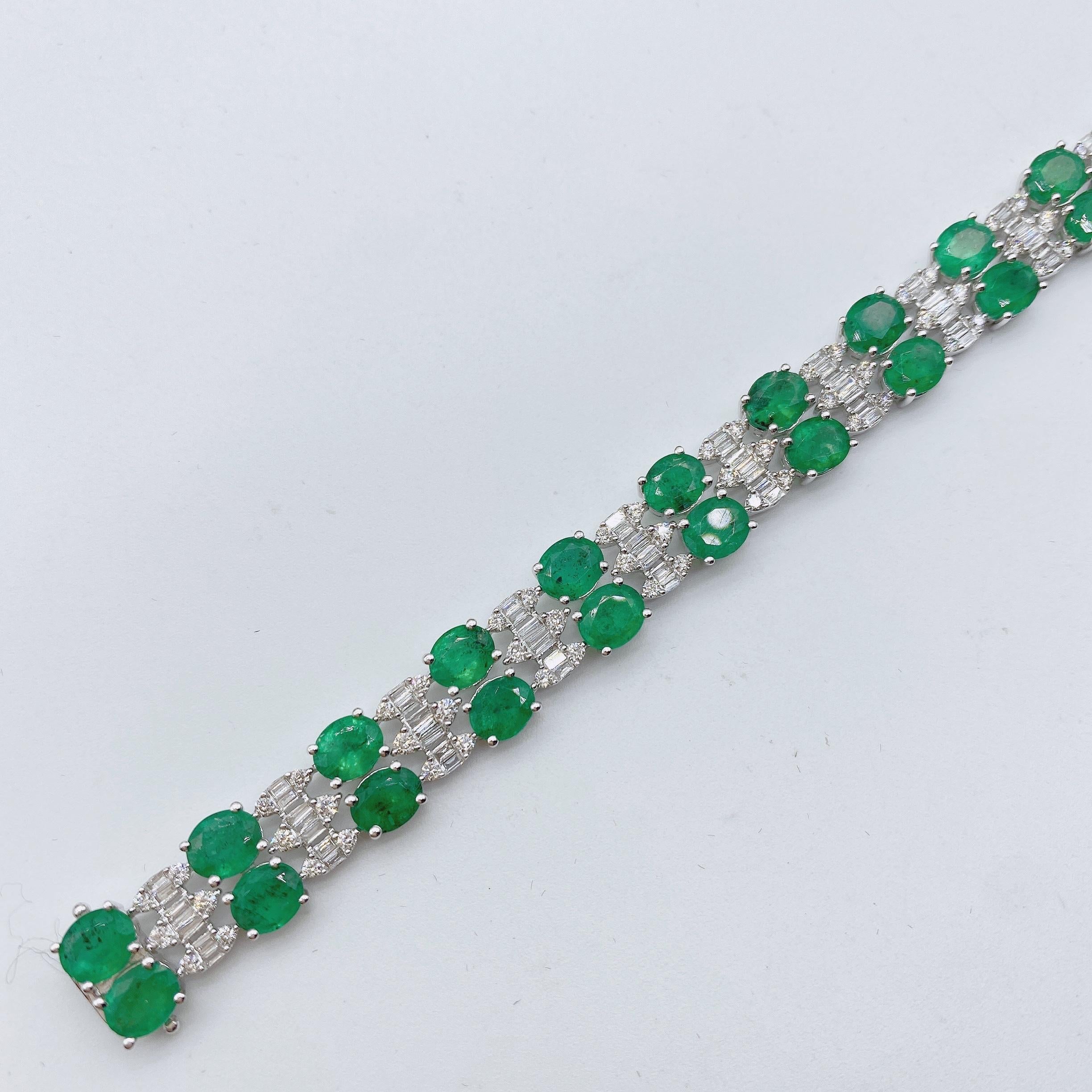 The Following Item we are offering is this Rare Important Radiant 18KT Gold Gorgeous Glittering and Sparkling Magnificent Fancy Oval Shaped Green Emerald and Diamond Bracelet. Bracelet Contains over 18CTS of Beautiful Fancy Gorgeous Oval Cut Green