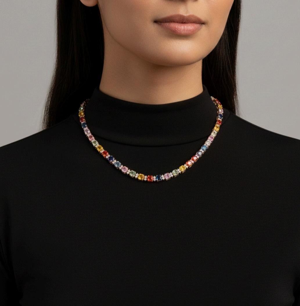 Donna NWT $24, 000 Collana in oro 18KT Fancy Large Glittering Rainbow Sapphire Diamond in vendita