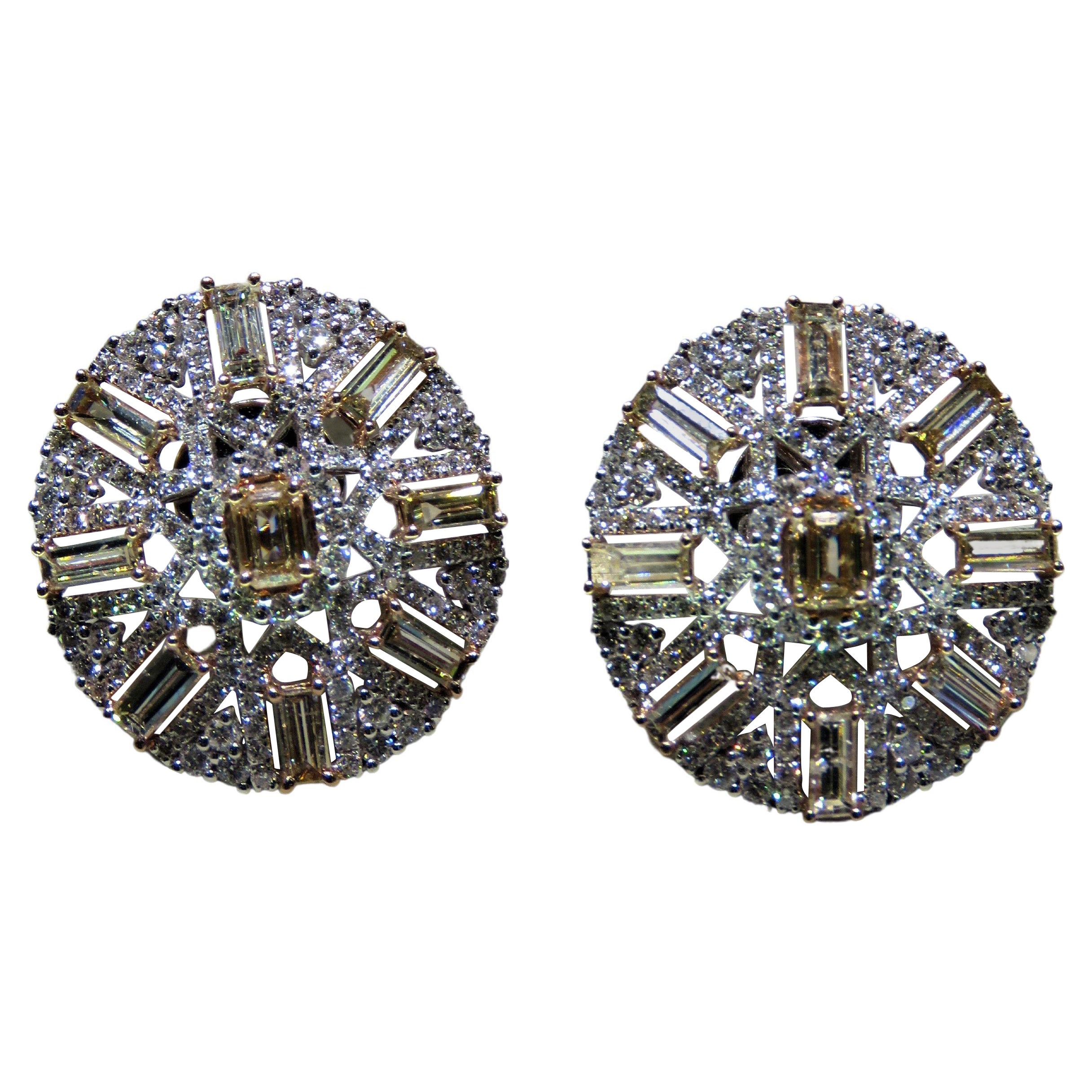 Seltene 18KT Gold Ohrringe mit cognacfarbenem Diamanten und weißen Diamanten, neu mit Etikett im Angebot