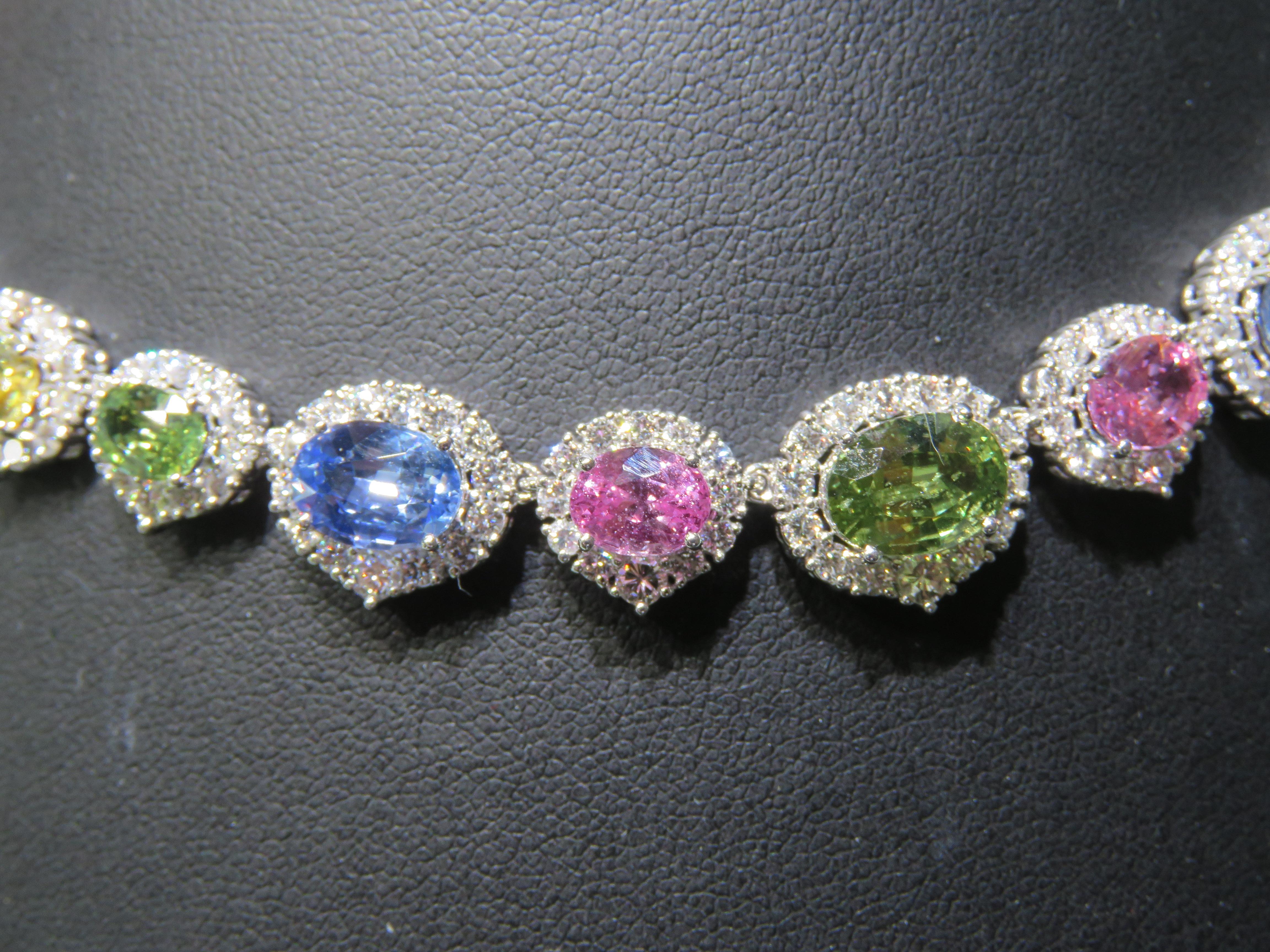 Halskette, neu mit 249, 000 18KT, prächtiger großer mehrreihiger Regenbogen-Saphir-Diamant-Diamant-Halskette 1