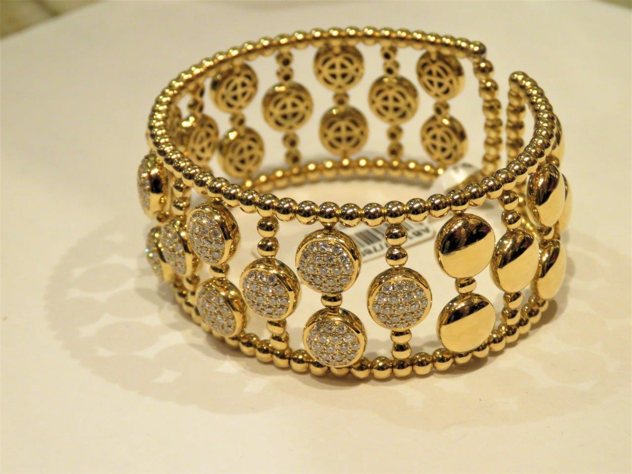 Round Cut NWT $25, 000 Important 18KT Gorgeous Glittering Diamond Cuff Bangle Bracelet For Sale