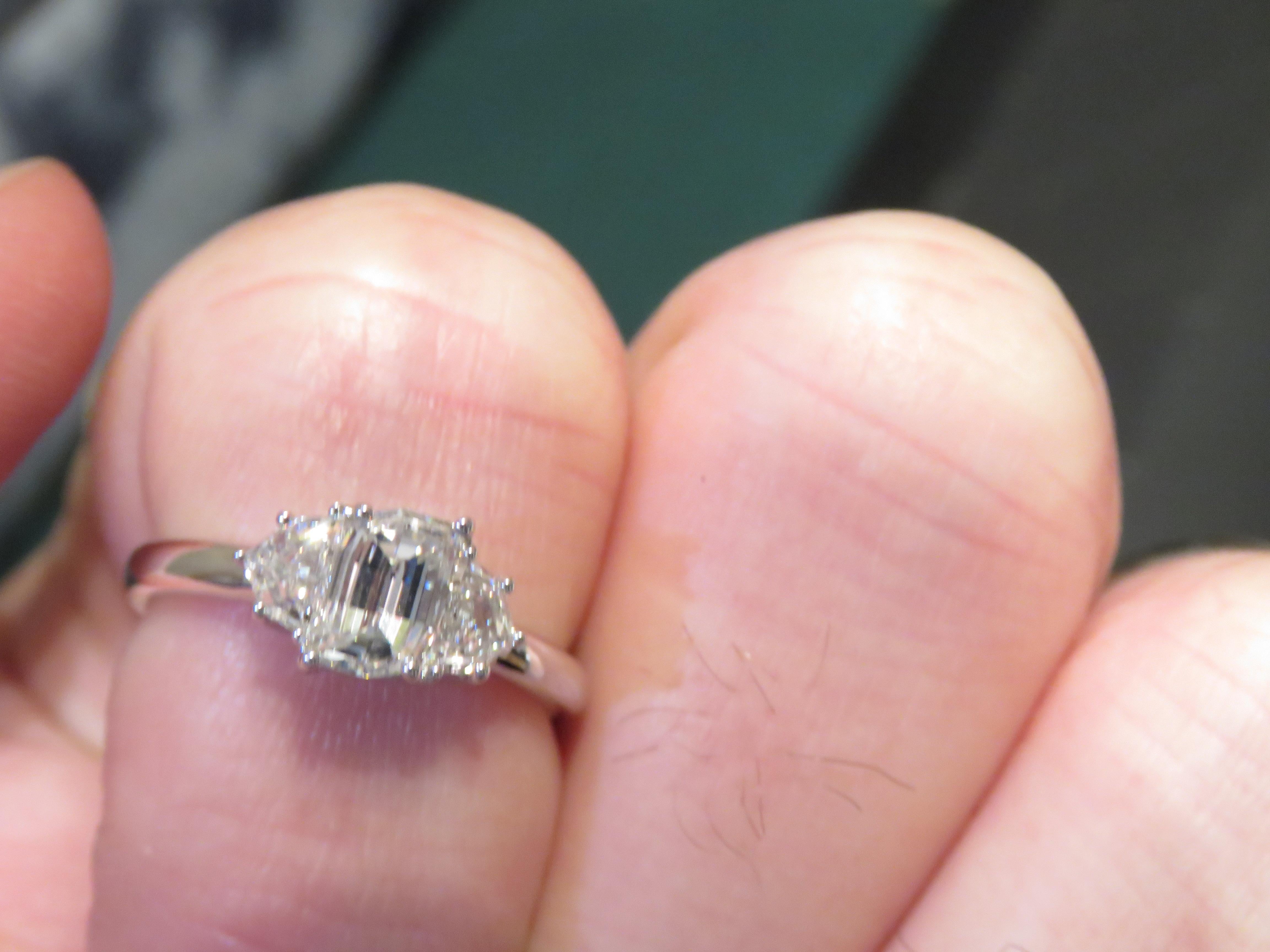 NWT $25, 841 18KT Gold Important Large Fancy Flame Gorgeous Diamond Ring For Sale 3