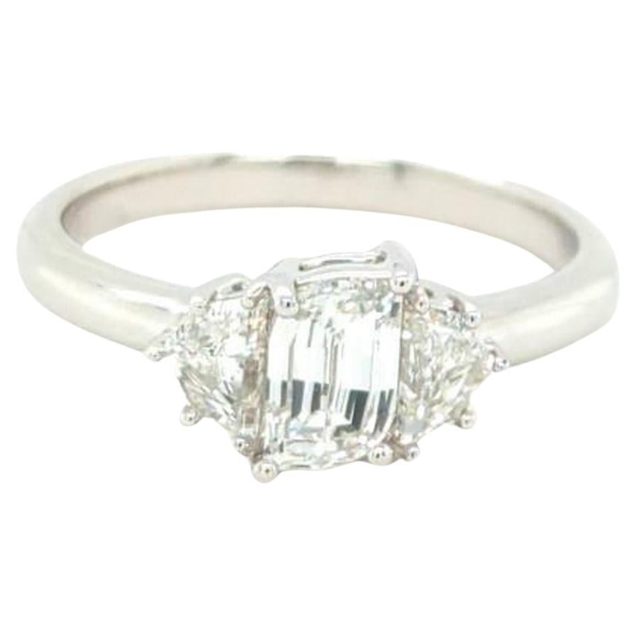 NWT $25, 841 18KT Gold Important Large Fancy Flame Gorgeous Diamond Ring For Sale