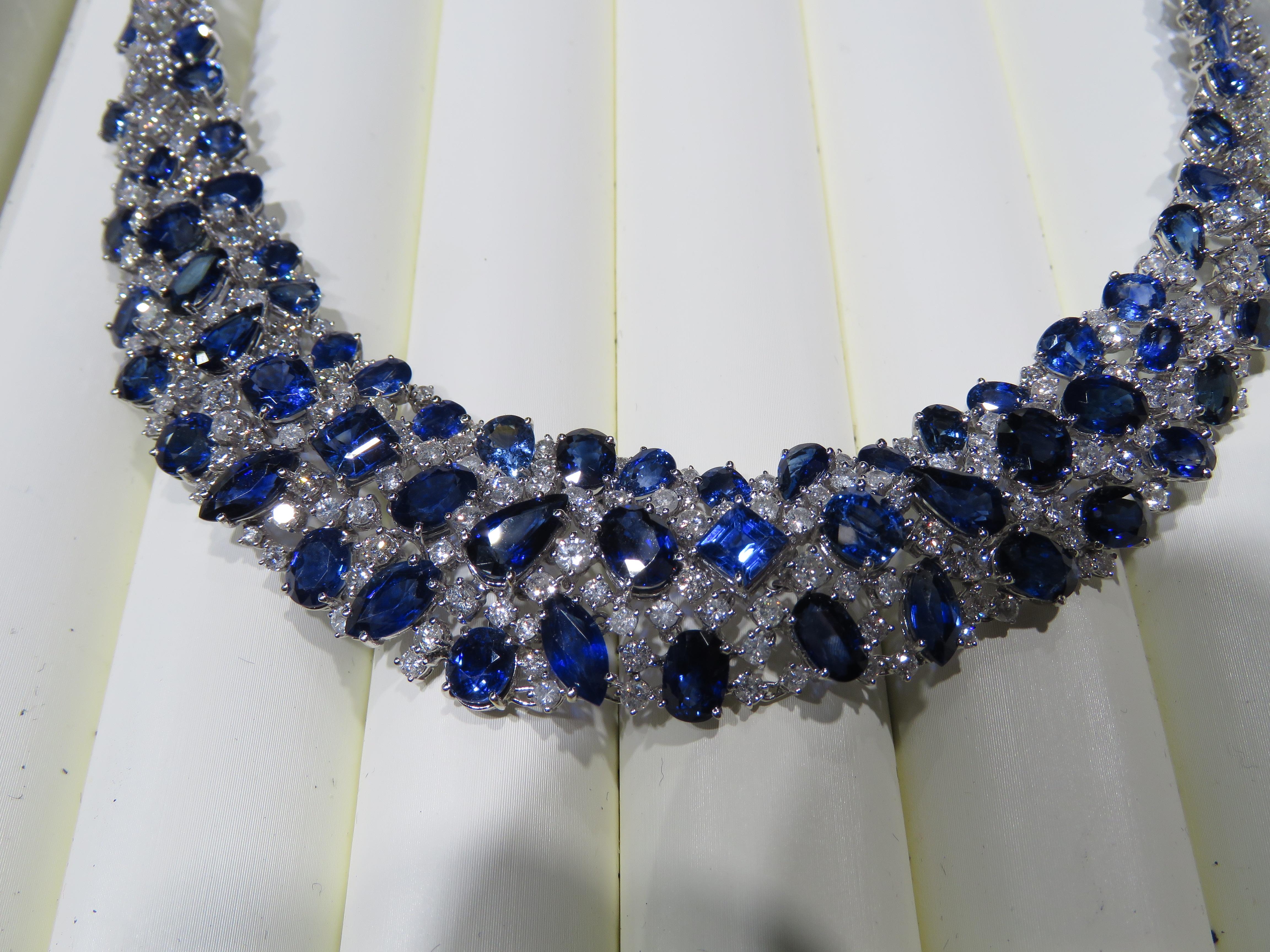 NWT $250, 000 Rare Fancy 18KT Gold Gorgeous Ceylon Sapphire Diamond Necklace In New Condition For Sale In New York, NY