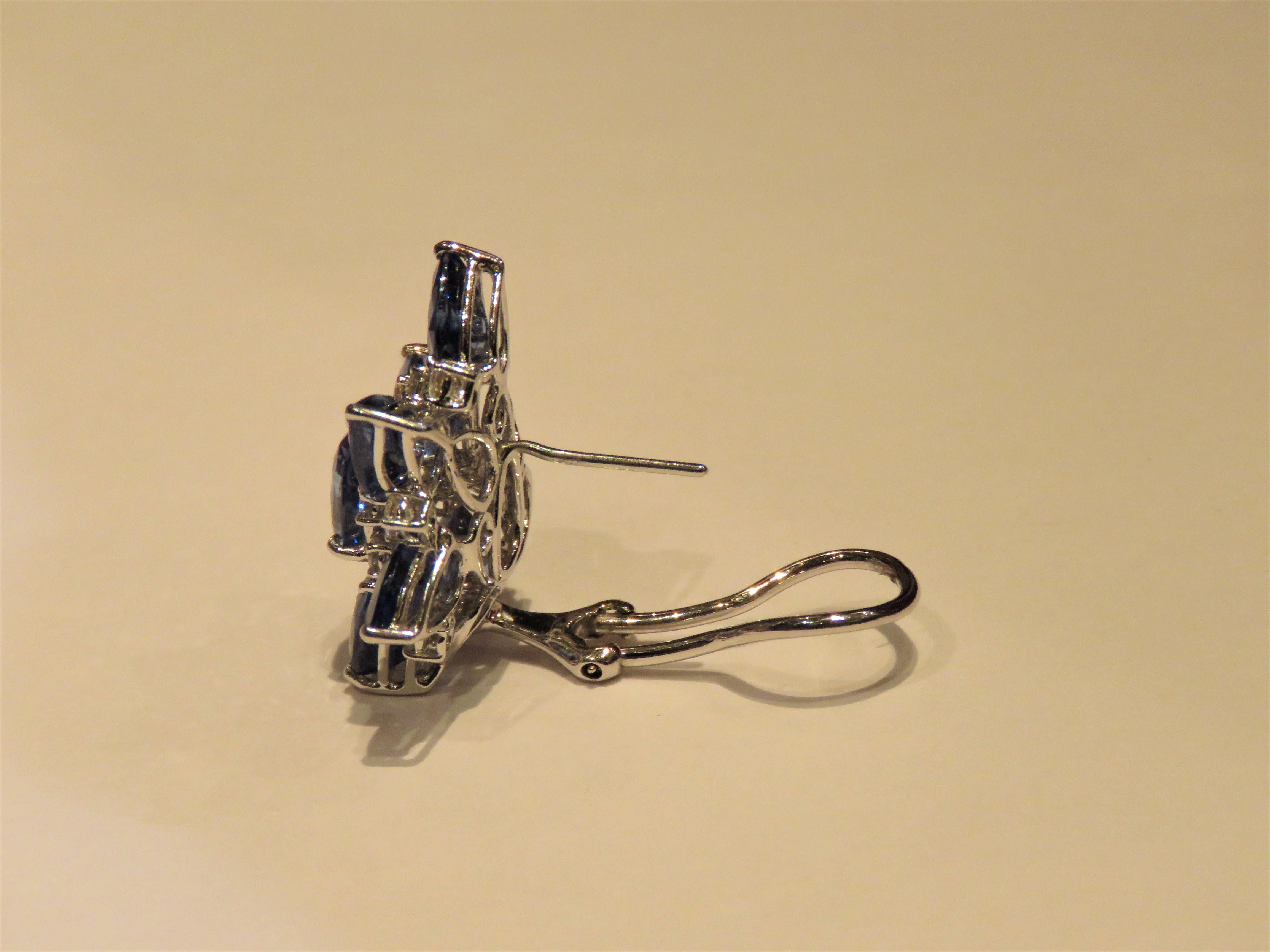 NWT $25, 800 18KT Gold Magnificent 17.50CT Blue Sapphire Diamond Earrings In New Condition For Sale In New York, NY