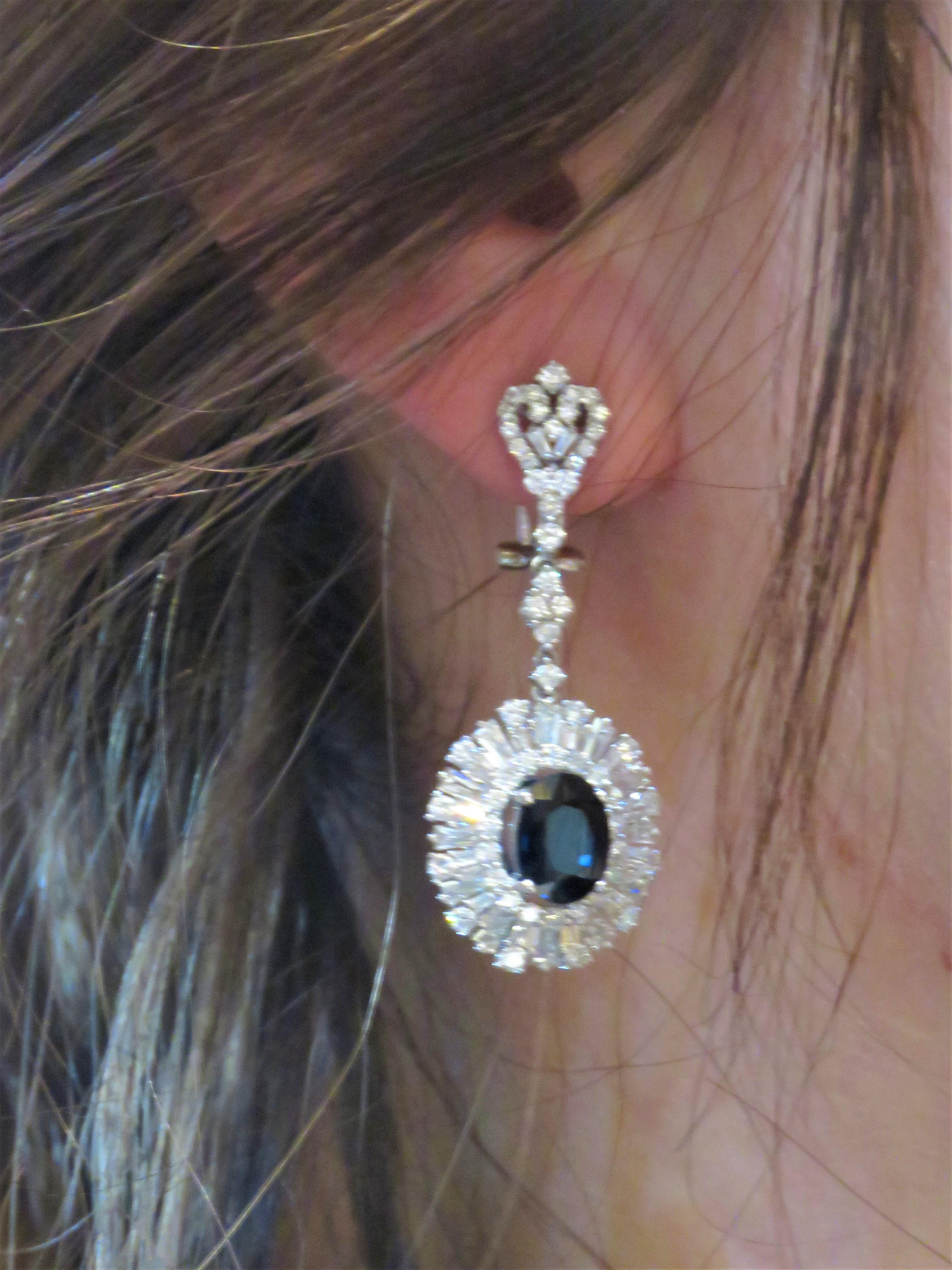 NWT $26, 400 Orecchini 18KT Fancy Large Glittering 10CT Sapphire Diamond in vendita 2