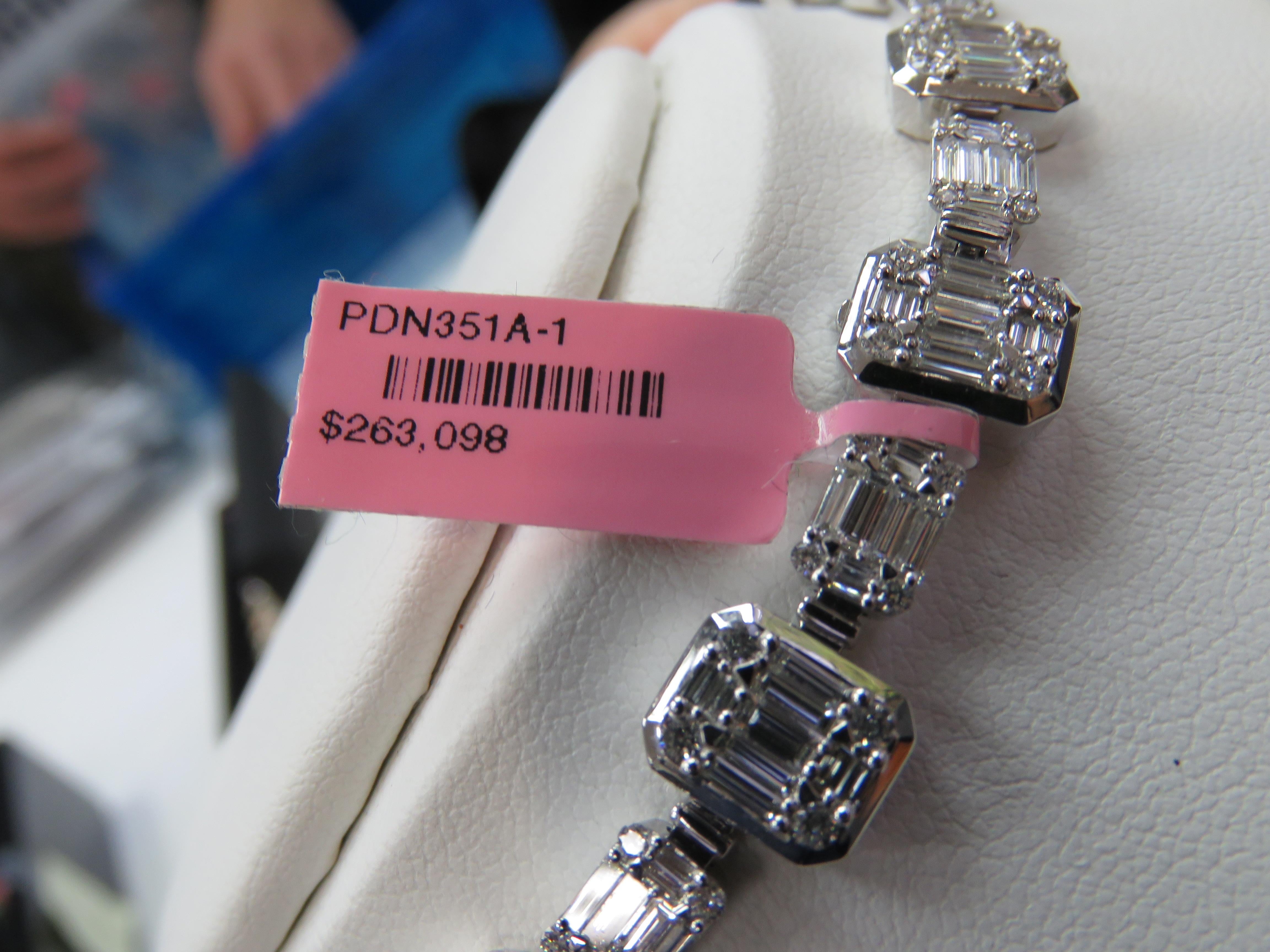 Women's Nwt $263, 098 Rare 18kt Gorgeous Fancy Diamond Baguette Necklace w/ Drop Attach For Sale