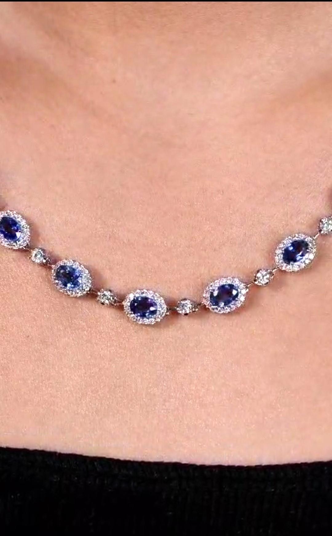 Taglio misto NWT $27, 500 Collana 18KT Fancy Large Glittering 13.50CTS Oval Sapphire Diamond in vendita