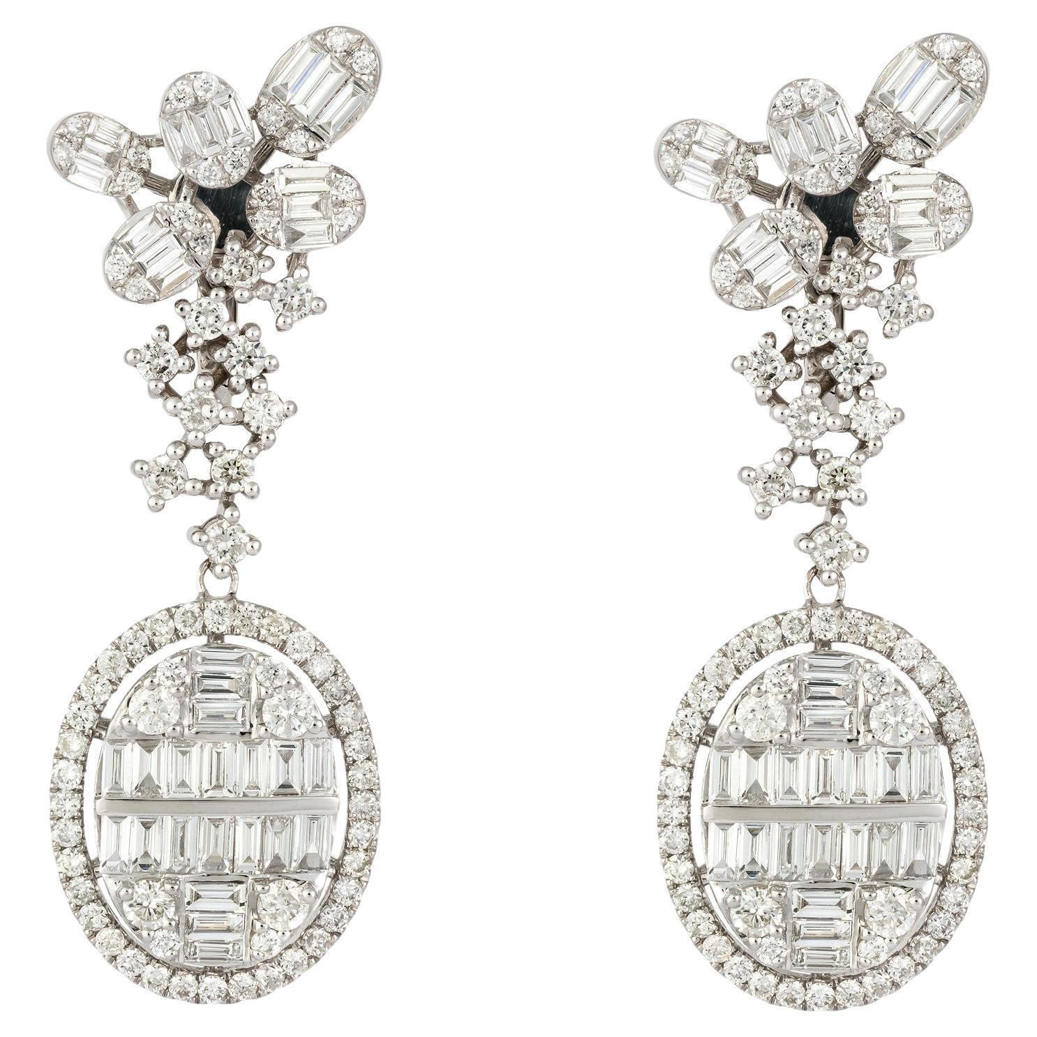 NWT $27, 500 18KT Gold Magnificent White Diamond Dangle Drop Earrings For Sale