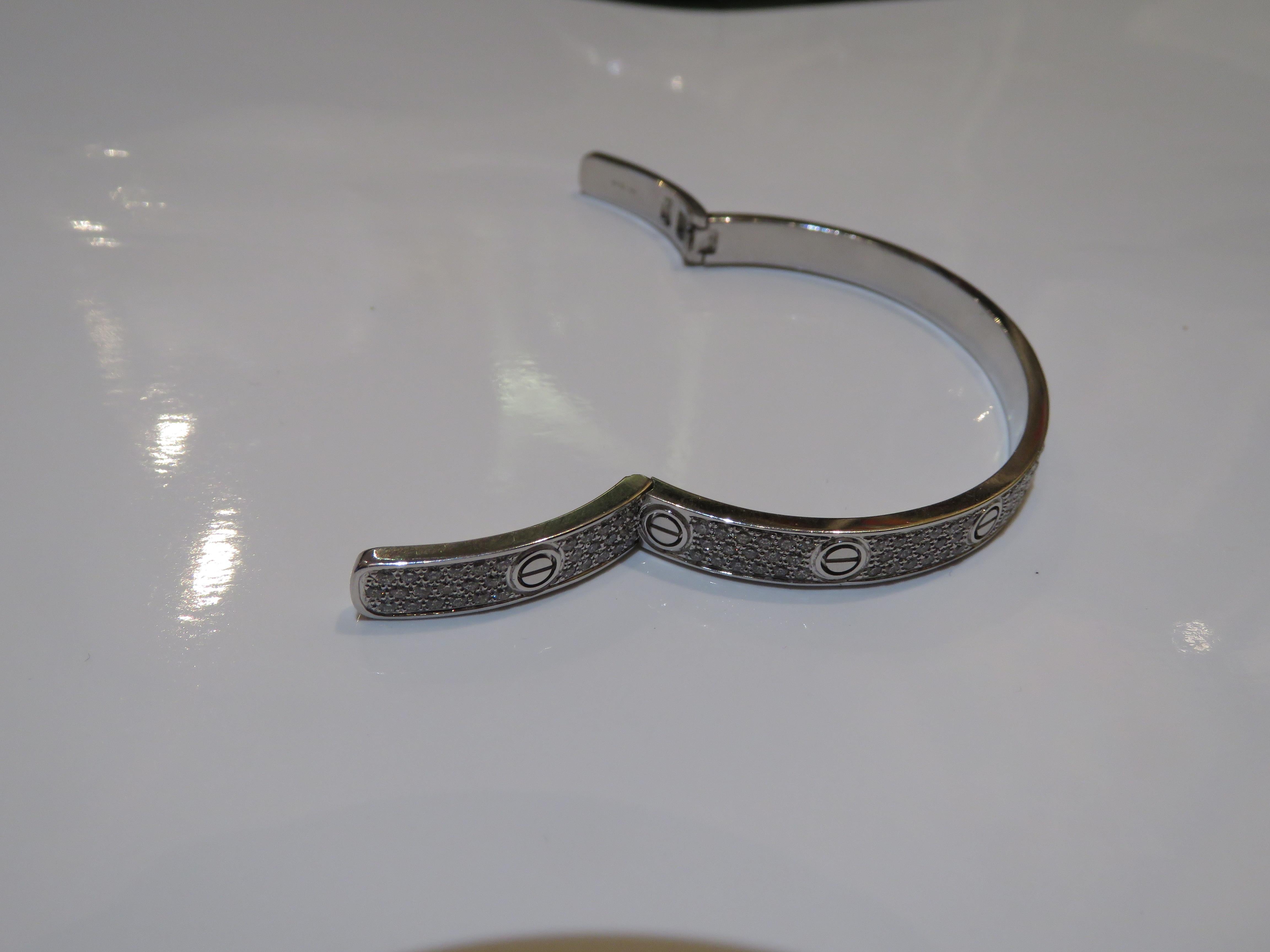 Pair $27, 759 Each 18KT White Gold Fancy Diamond Screw Bangle Bracelets In New Condition For Sale In New York, NY