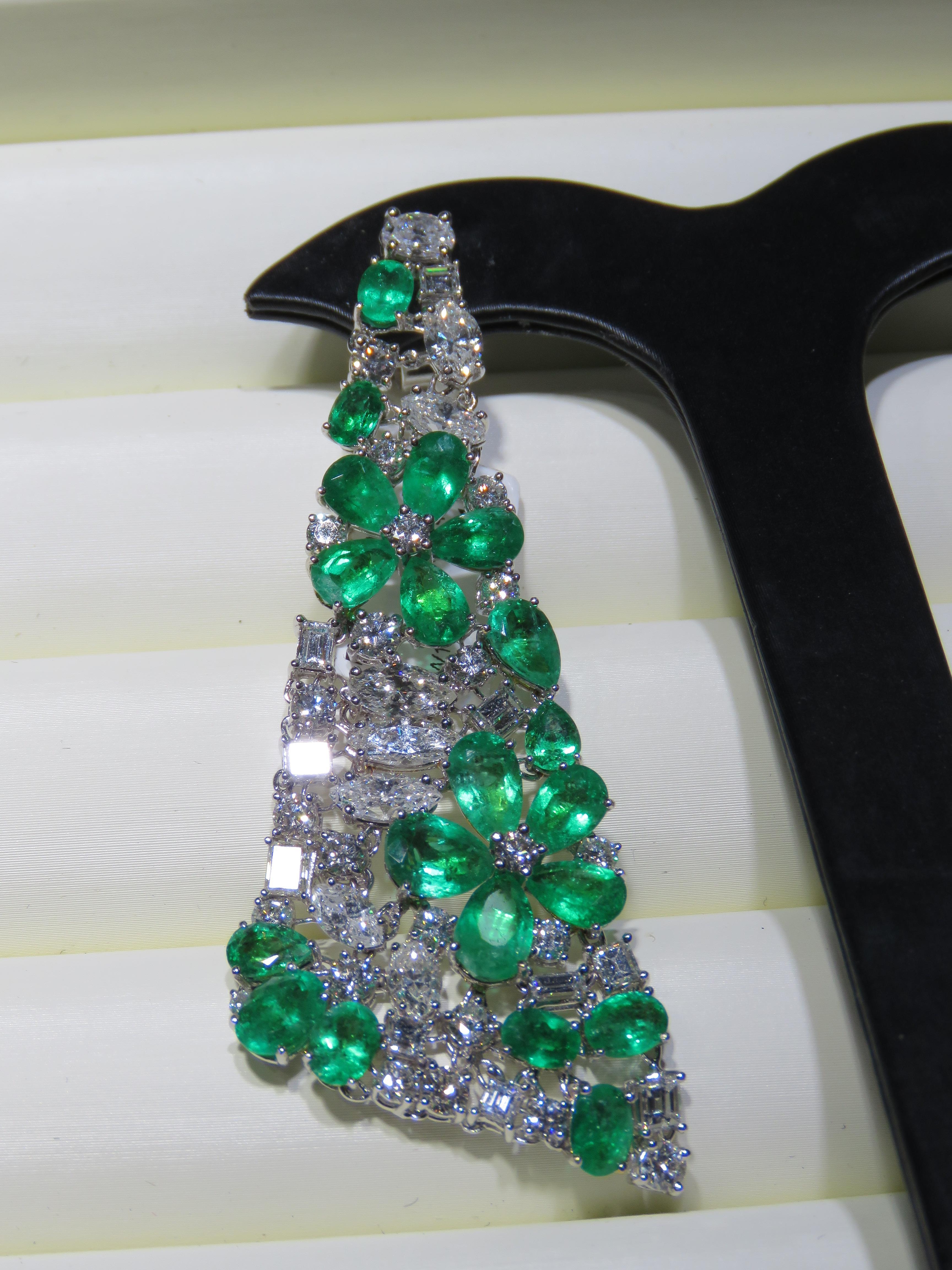 Mixed Cut NWT $272, 200 18KT Fancy Glittering Colombian Emerald Diamond Flower Earrings For Sale