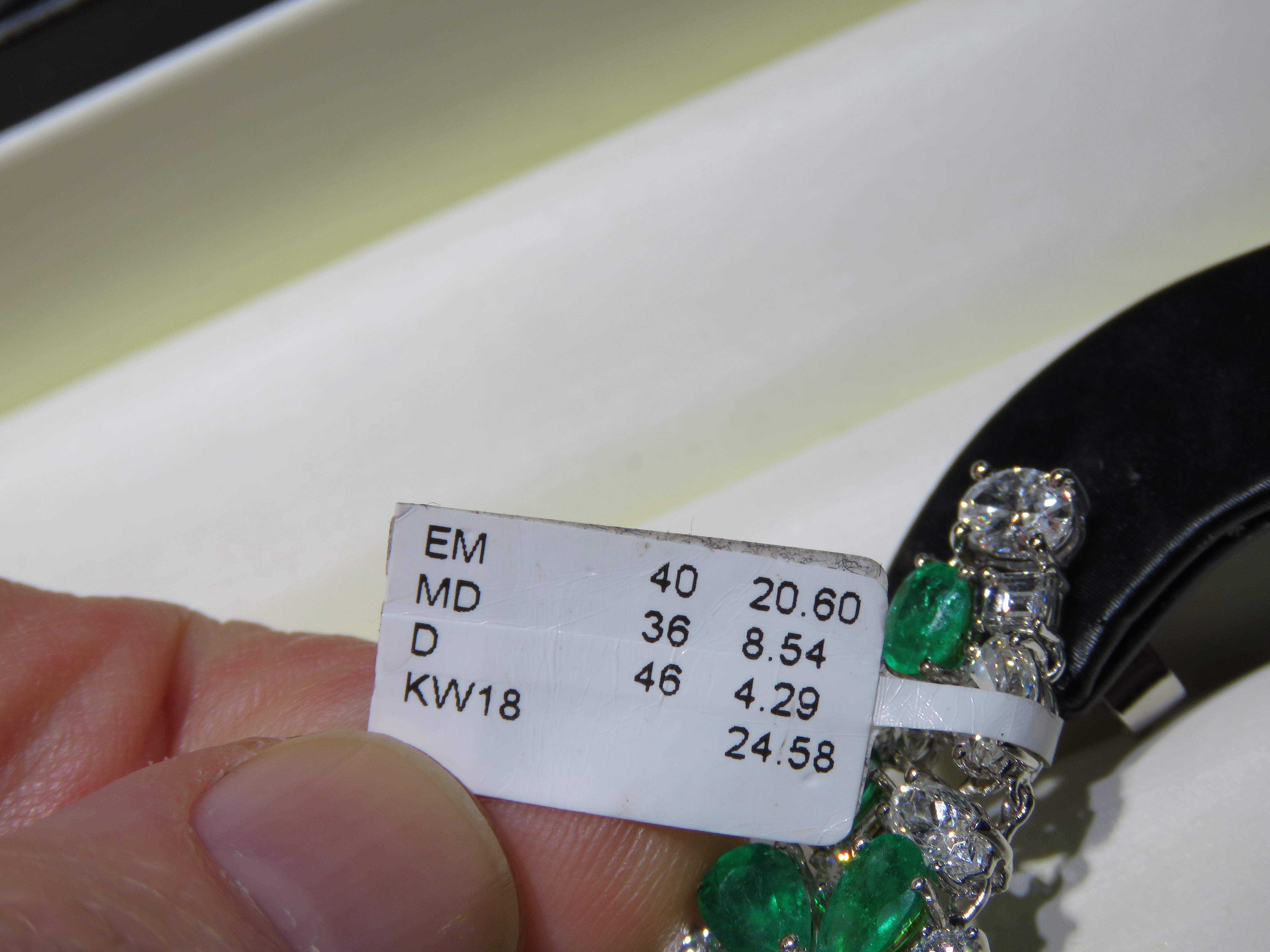 Women's NWT $272, 200 18KT Fancy Glittering Colombian Emerald Diamond Flower Earrings For Sale