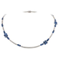  Collier fantaisie de 28 500 $ en or 18 carats avec grand saphir bleu pailleté et diamants