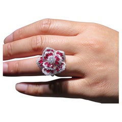 NWT $29, 000 18KT Gold Glittering Gorgeous Fancy Ruby Flower Diamond Ring