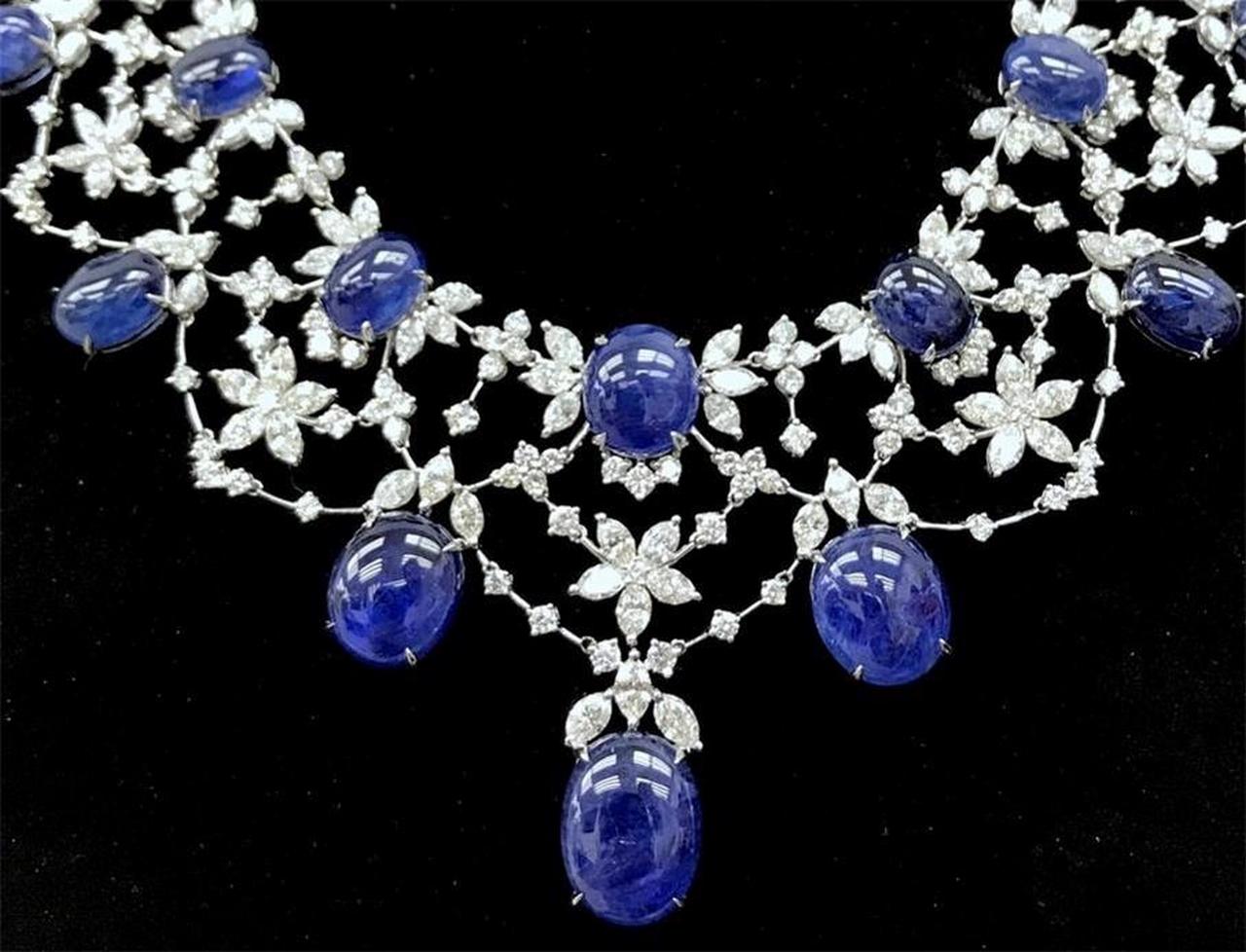 Taille mixte NWT $295, 000 Gorgeous 18KT Gold 90CT Burmese Sapphire Diamond Necklace en vente