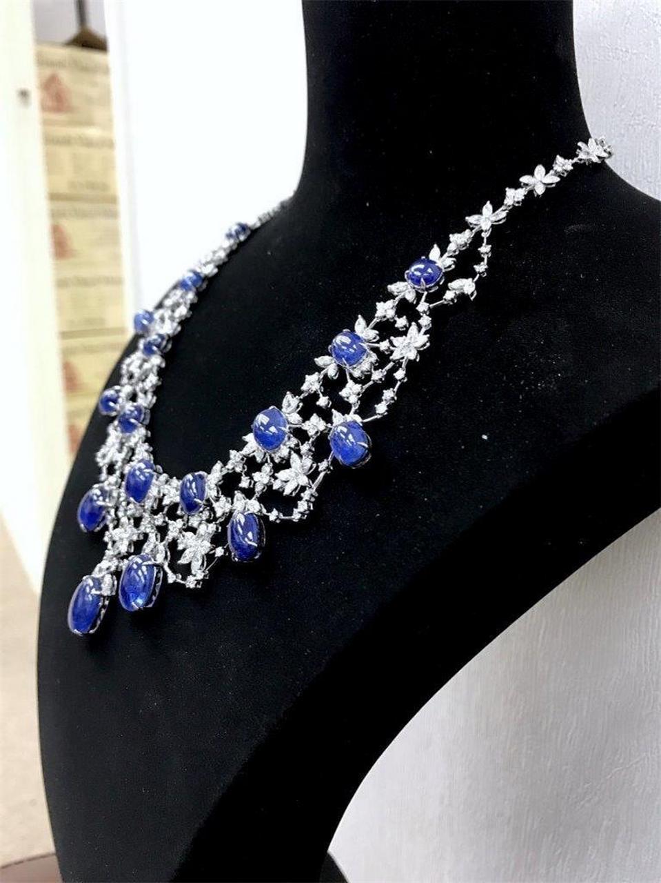 NWT $295, 000 Gorgeous 18KT Gold 90CT Burmese Sapphire Diamond Necklace Neuf - En vente à New York, NY