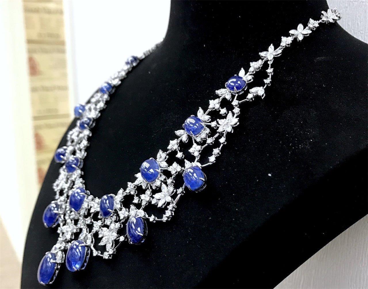 NWT $295, 000 Gorgeous 18KT Gold 90CT Burmese Sapphire Diamond Necklace Pour femmes en vente