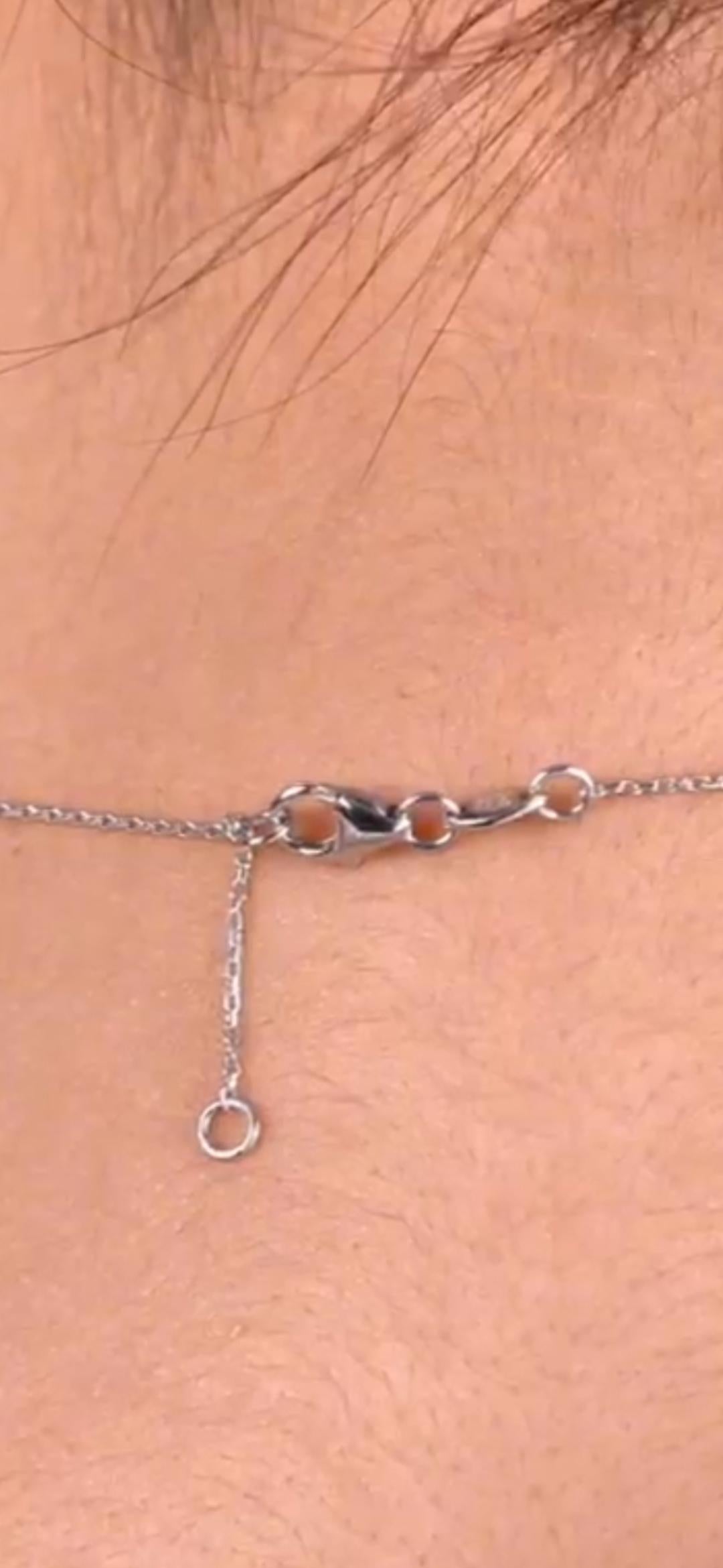 NEU $3. 000 Seltene 18KT Gold-Halskette mit Blumenanhänger, Ausgefallener grüner Smaragd-Diamant-Blumenanhänger Damen im Angebot