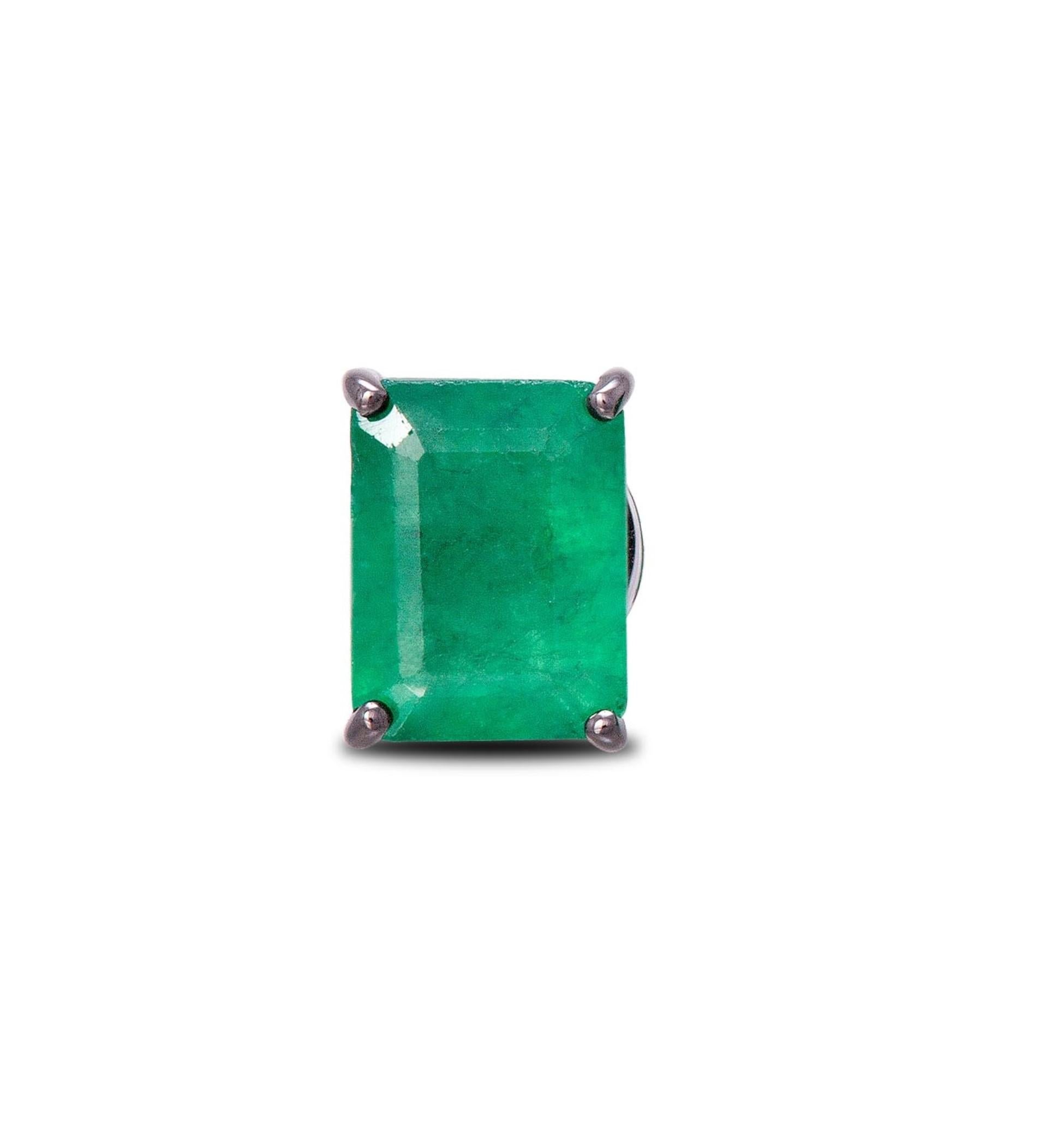 Emerald Cut NWT 18 Karat Gold Glittering Fancy Green Emerald Stud Earrings Studs For Sale
