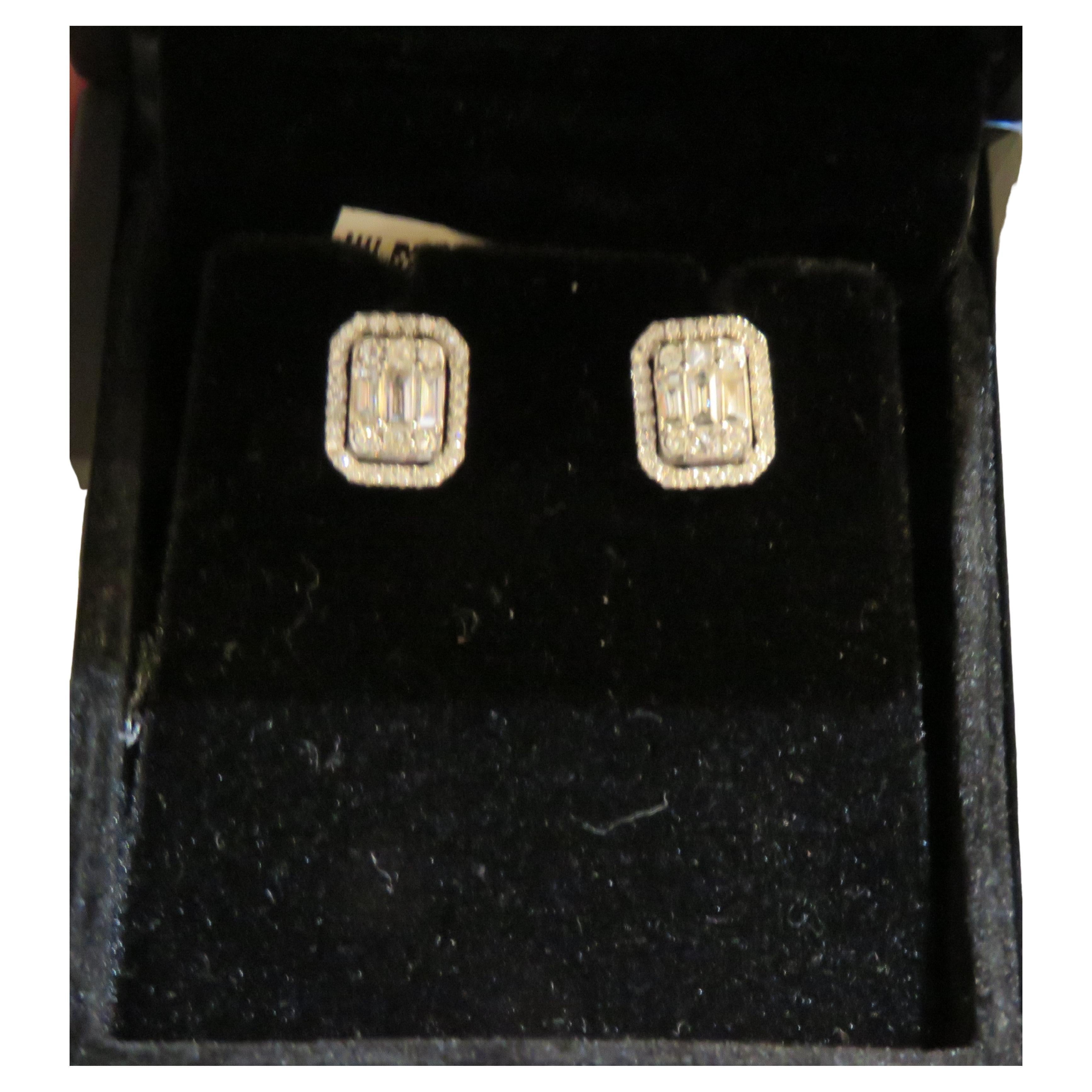 NWT $3, 750 18 Karat Gold Fancy Glittering Diamond Stud Earrings For Sale