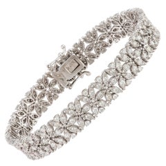 NWT $30, 000 18KT White Gold Fancy Glittering Diamond Floral Flower Bracelet