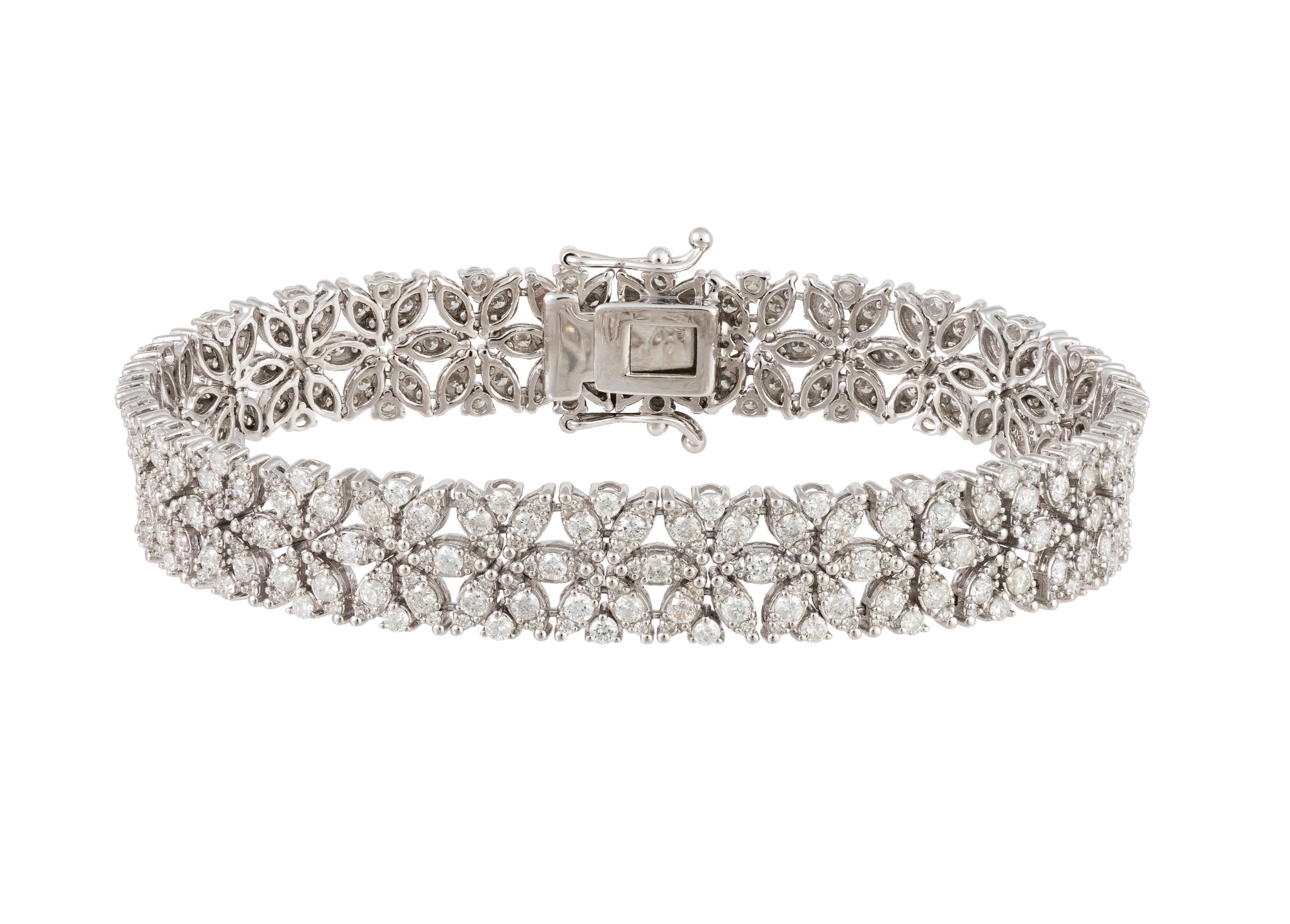 NWT $30, 000 18KT White Gold Fancy Glittering Diamond Floral Flower Bracelet  For Sale