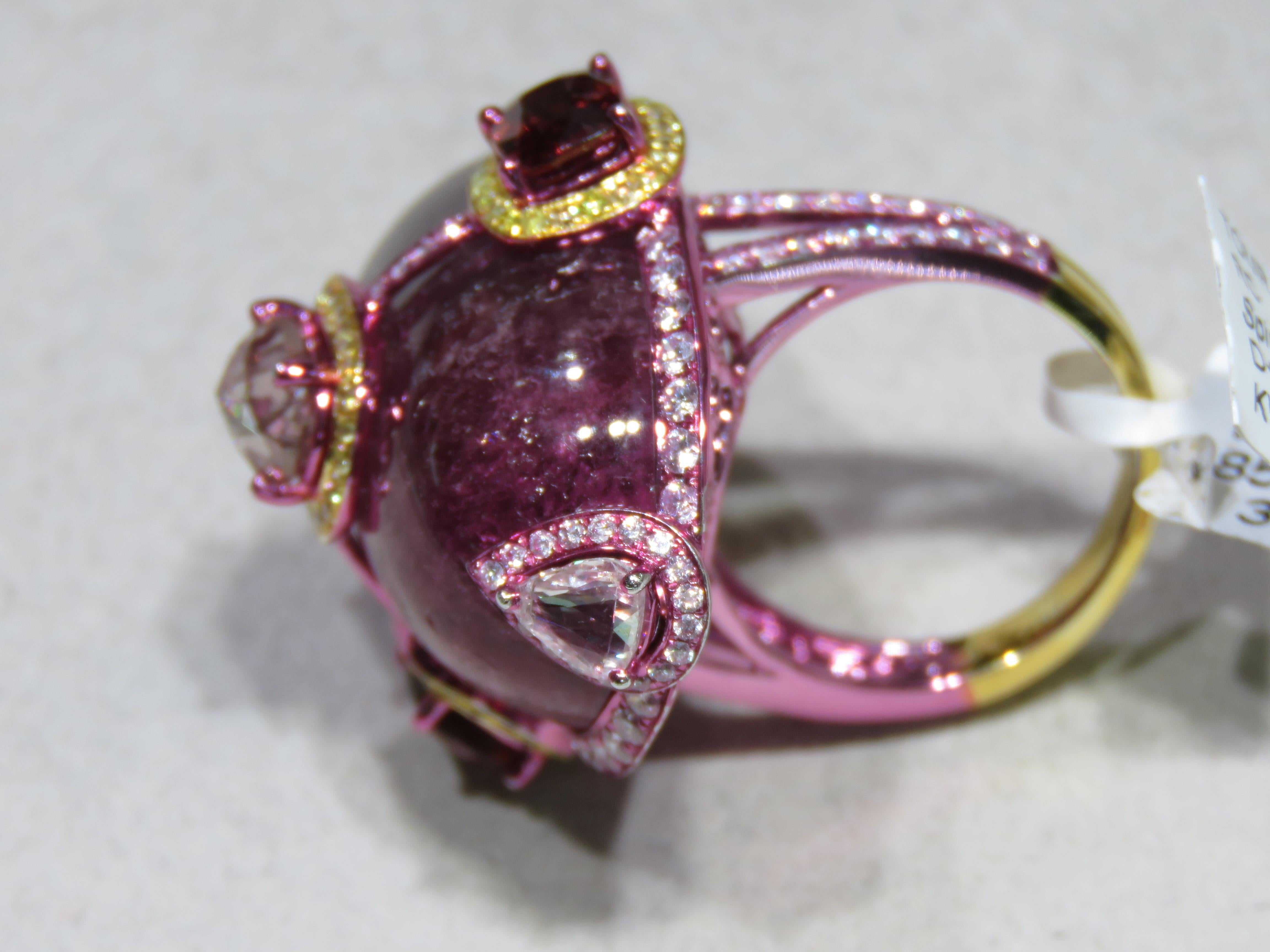 NEU $30, 500 Seltener 18KT Gold Fancy Großer 63ct Roter Turmalin Spinell-Ring, Sonderanfertigung im Zustand „Neu“ im Angebot in New York, NY