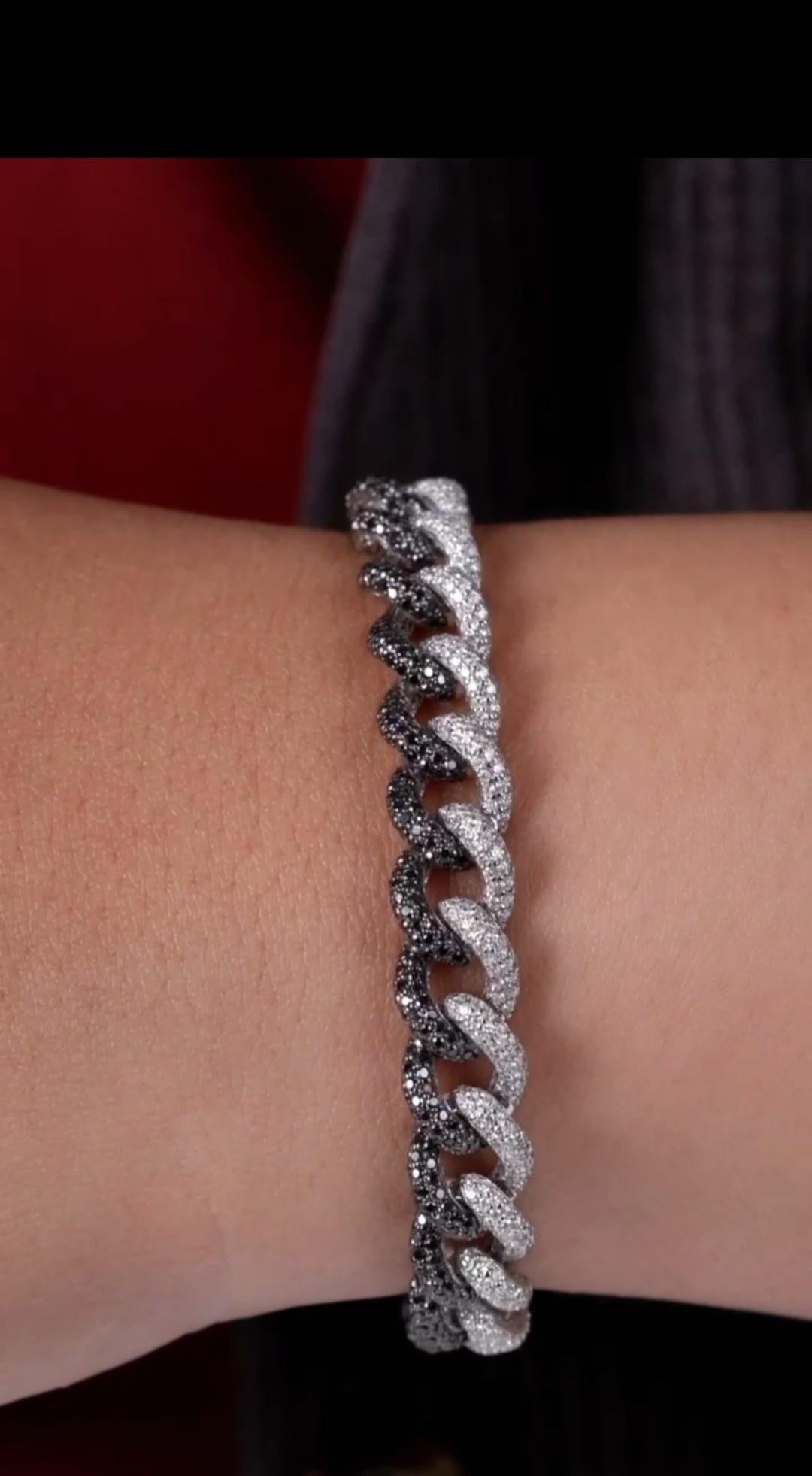 NWT $31, 500 Bracciale a catena in oro 18KT con diamante bianco grande e diamante nero In condizioni Nuovo in vendita a New York, NY