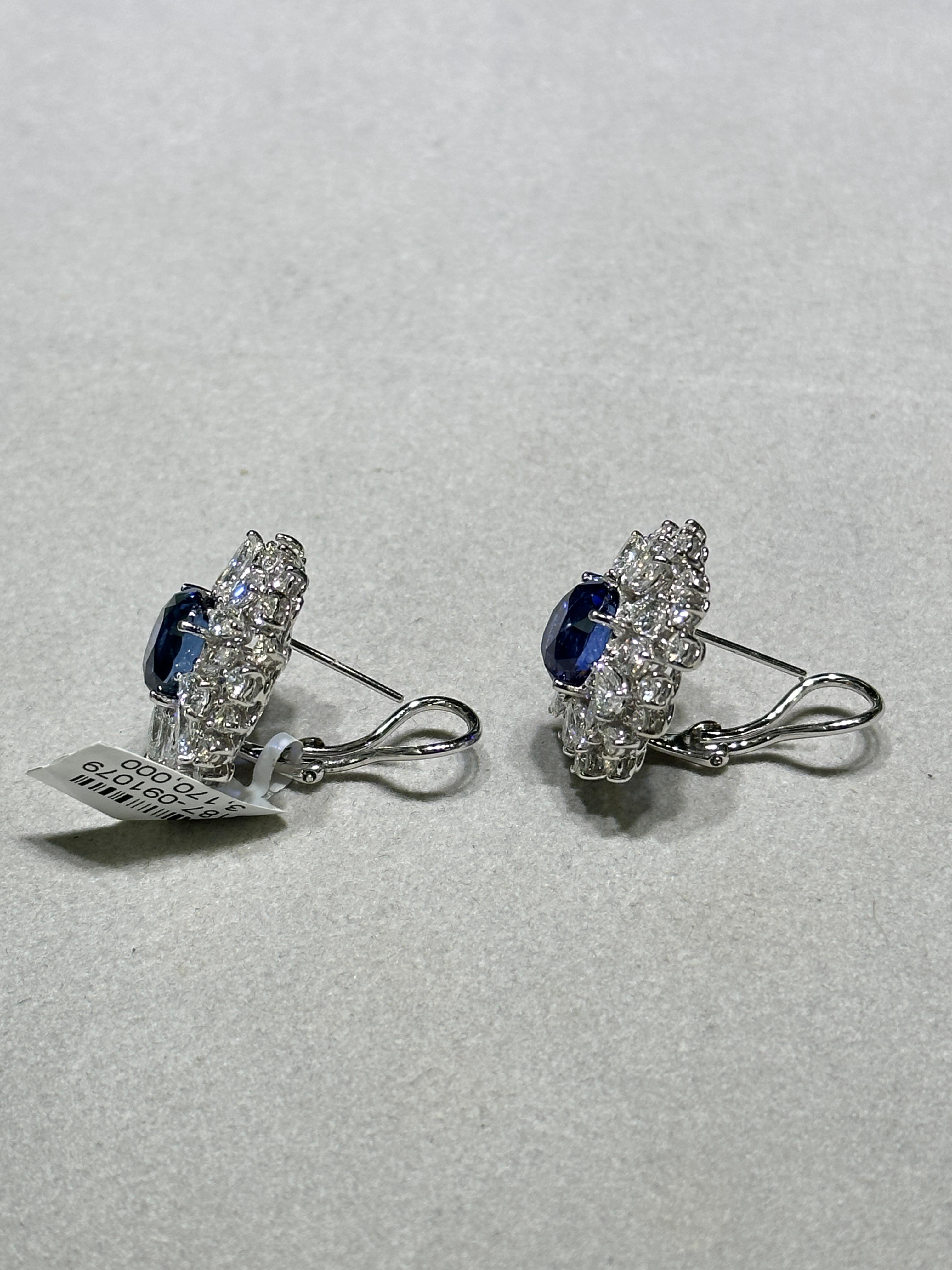 Mixed Cut NWT $317, 000 18KT Gold Rare Gorgeous 18CT Blue Sapphire Diamond Earrings For Sale