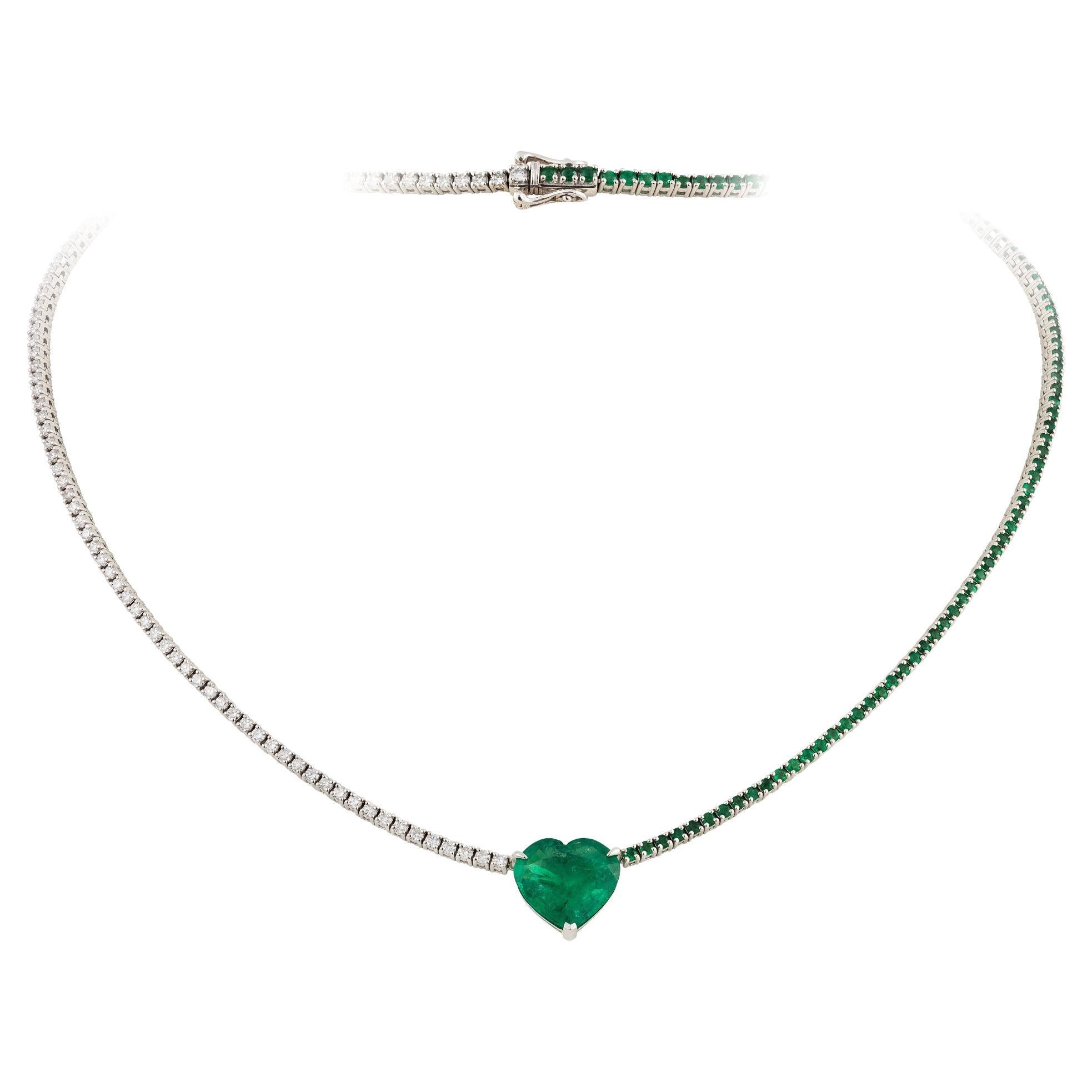 NWT $33, 000 18KT Gold Glittering Fancy Large Emerald Heart Diamond Necklace For Sale
