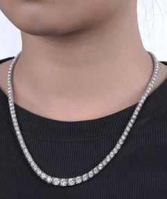 NWT $33, 500 18KT Fancy Large Glittering Fancy Graduate Diamond Strand Necklace