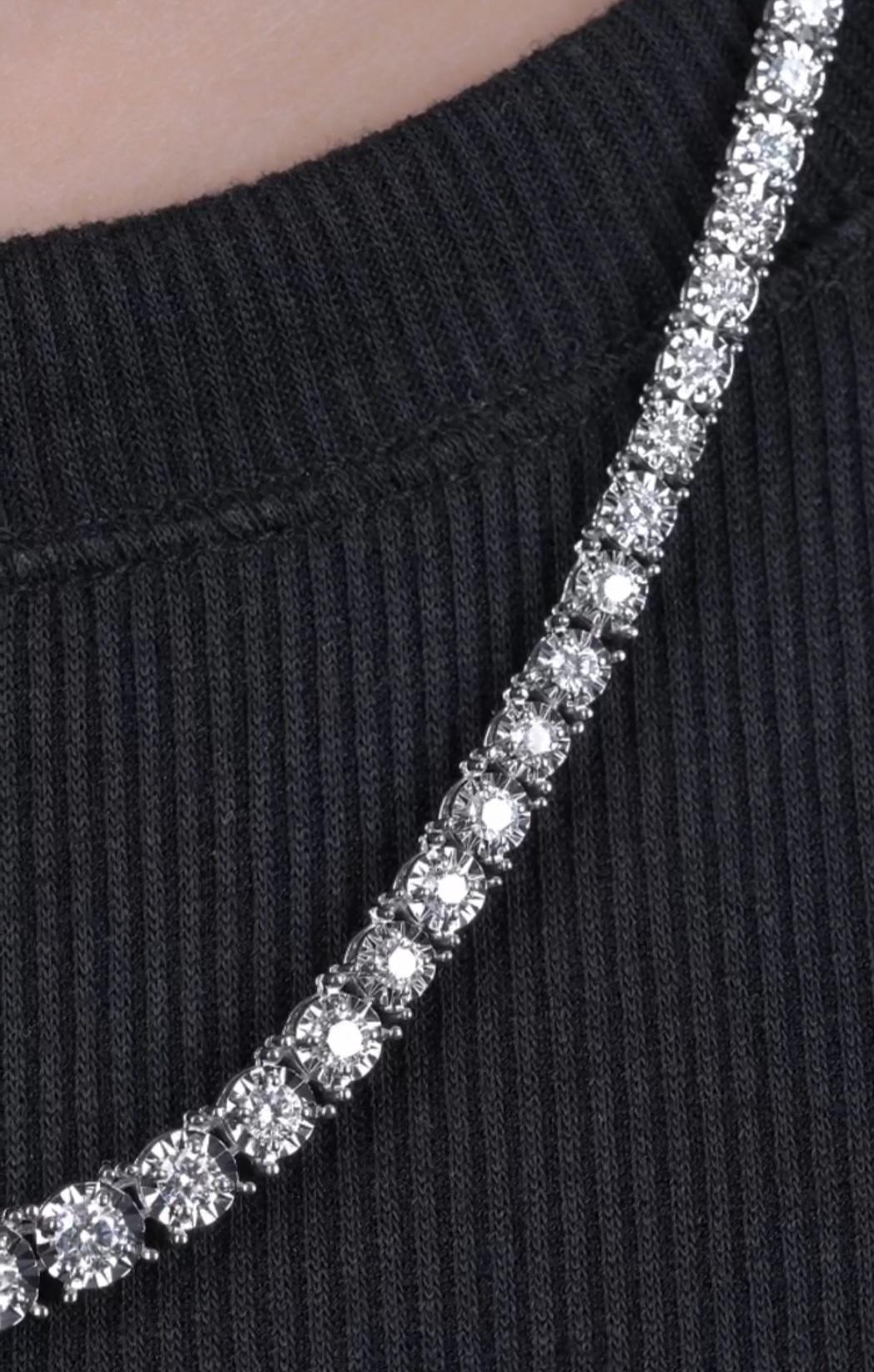 NWT $33, 500 18KT Fancy Large Glittering Fancy Graduate Diamond Strang Halskette (Rundschliff) im Angebot
